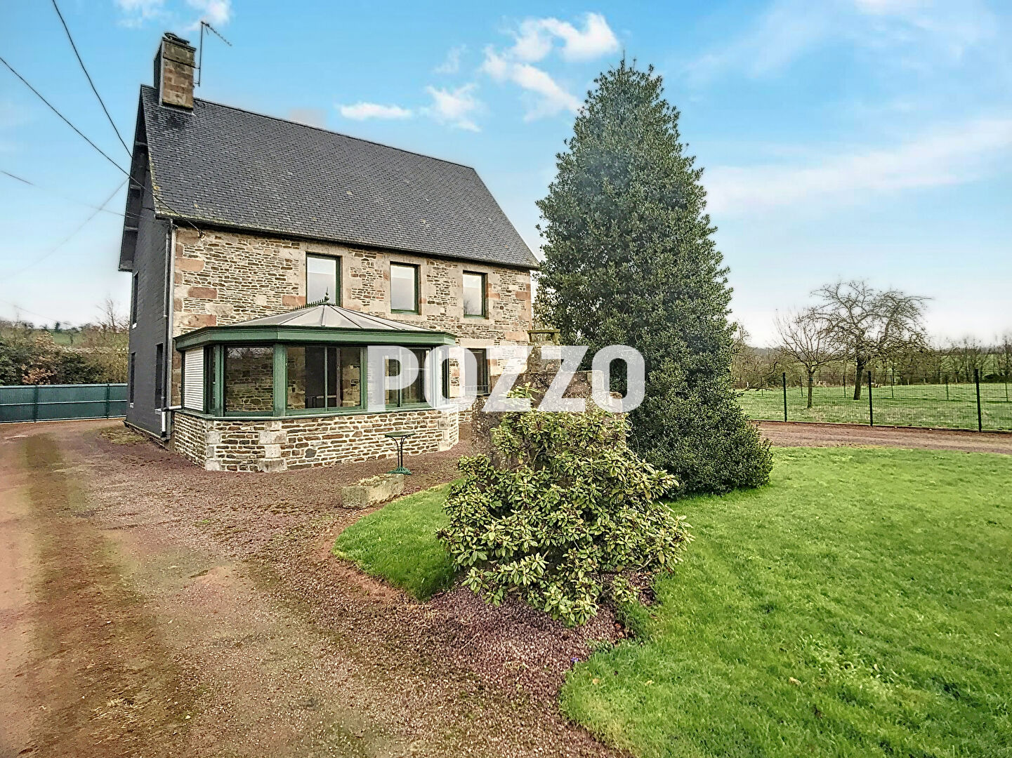 Photo A VENDRE MASION DE 6 PIECES (130 m2) A VIRE-NORMANDIE (14) image 2/6