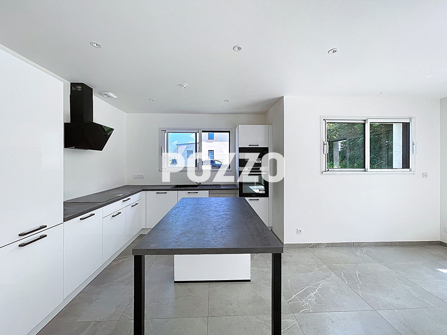 Photo Maison Plain pied de 2025 - 6 pièces(118 m²) - Garage image 4/6