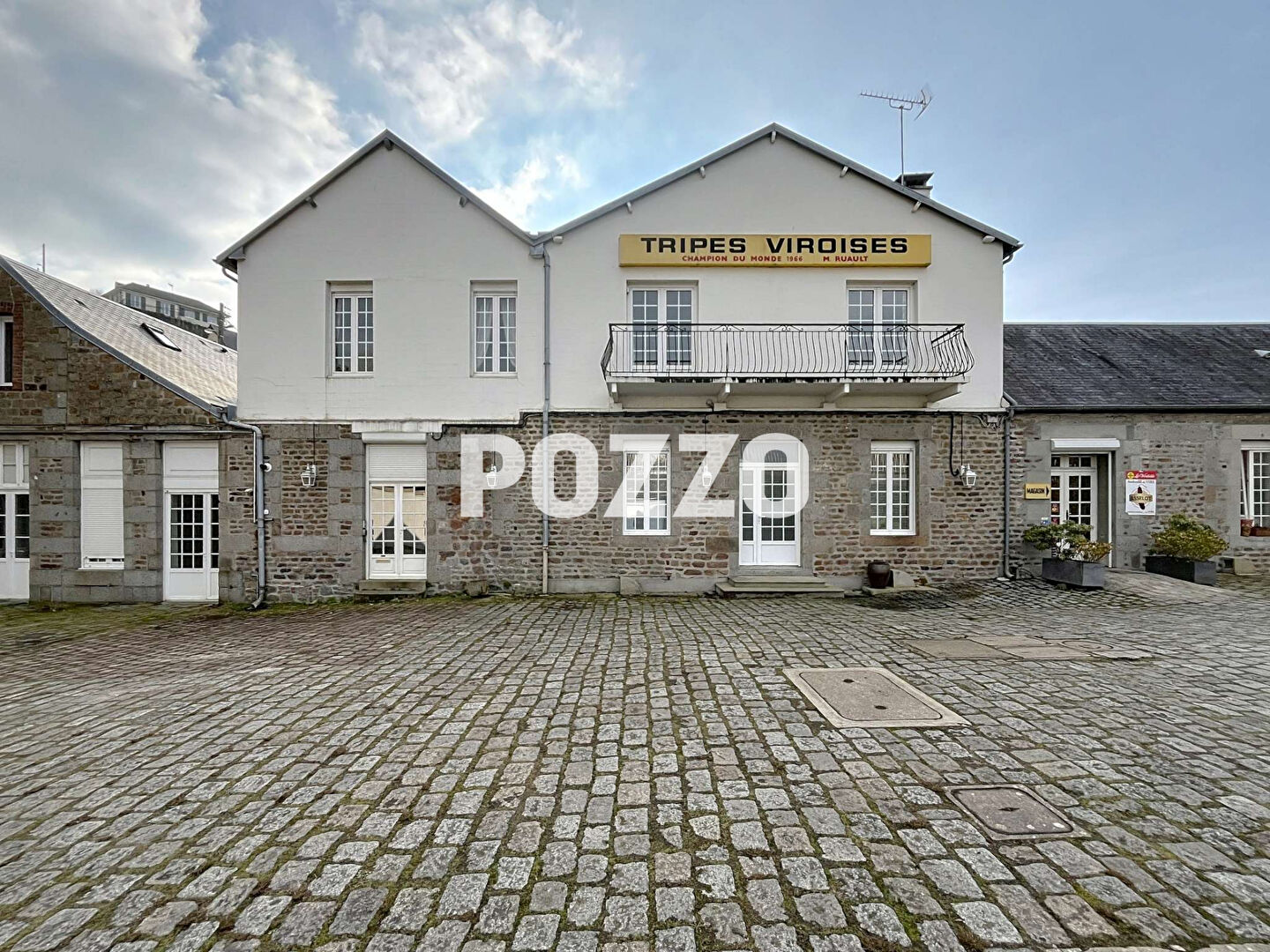 Photo A VENDRE MAISON DE 7 PIECES (224 m2) A VIRE-NORMANDIE (14) image 4/6