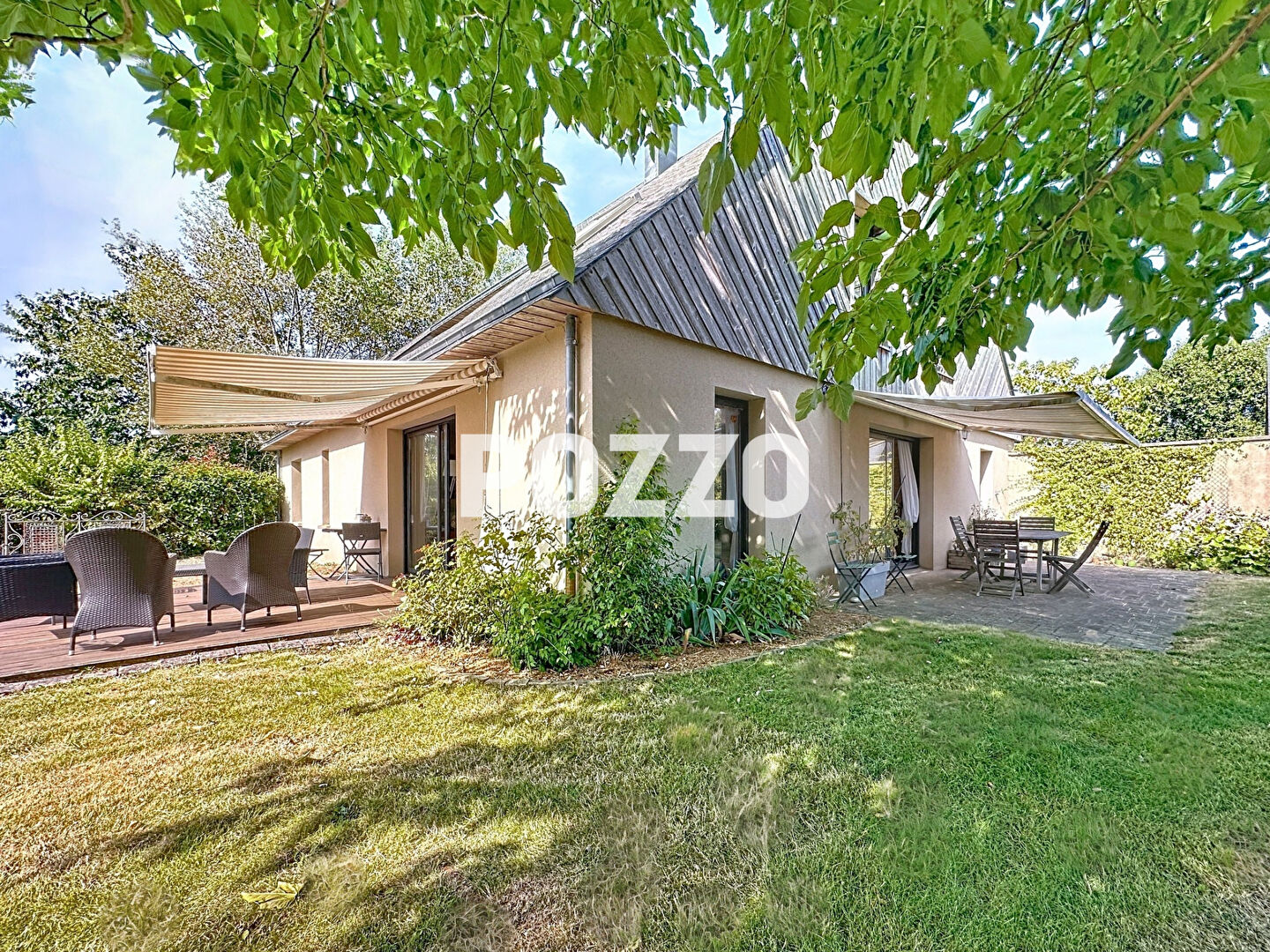 Photo Maison d'architecte Saint Jean Le Thomas de 183 m2, jardin, terrasses, vue mer et Mont St Michel image 2/6