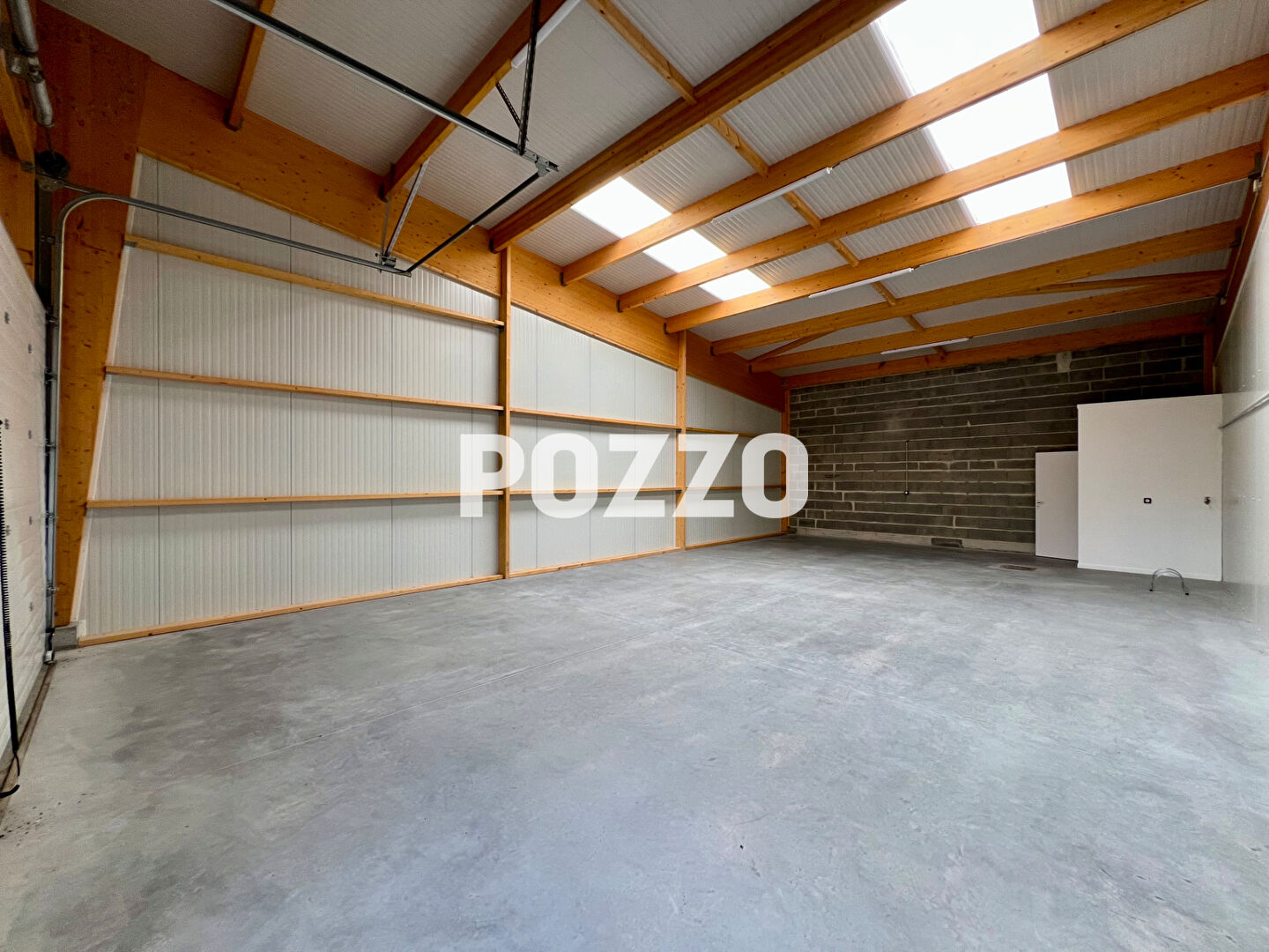 Photo Local d'activité Saint-lo 134.02 m2 image 2/4