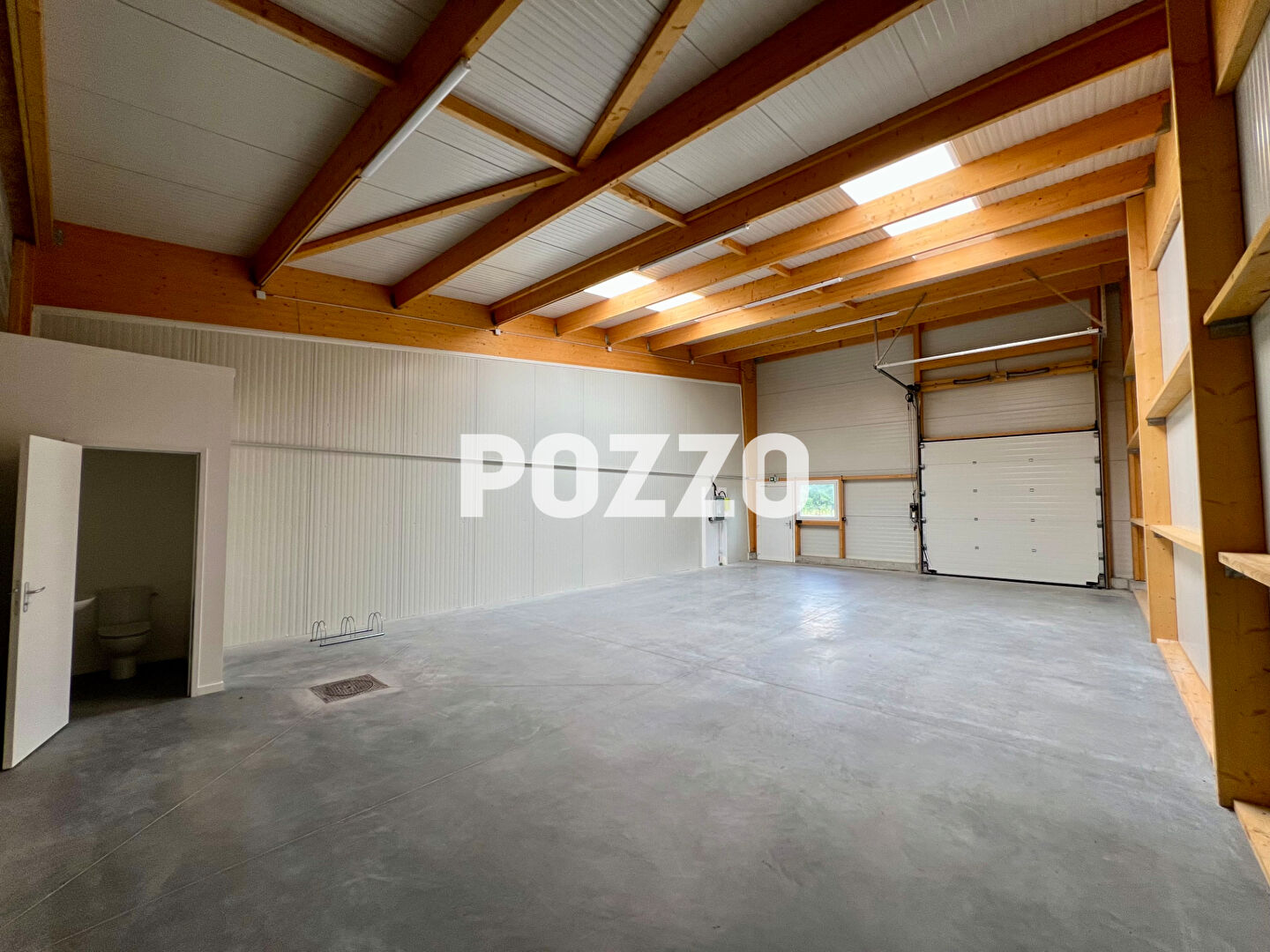 Photo Local d'activité Saint-lo 134.02 m2 image 3/4