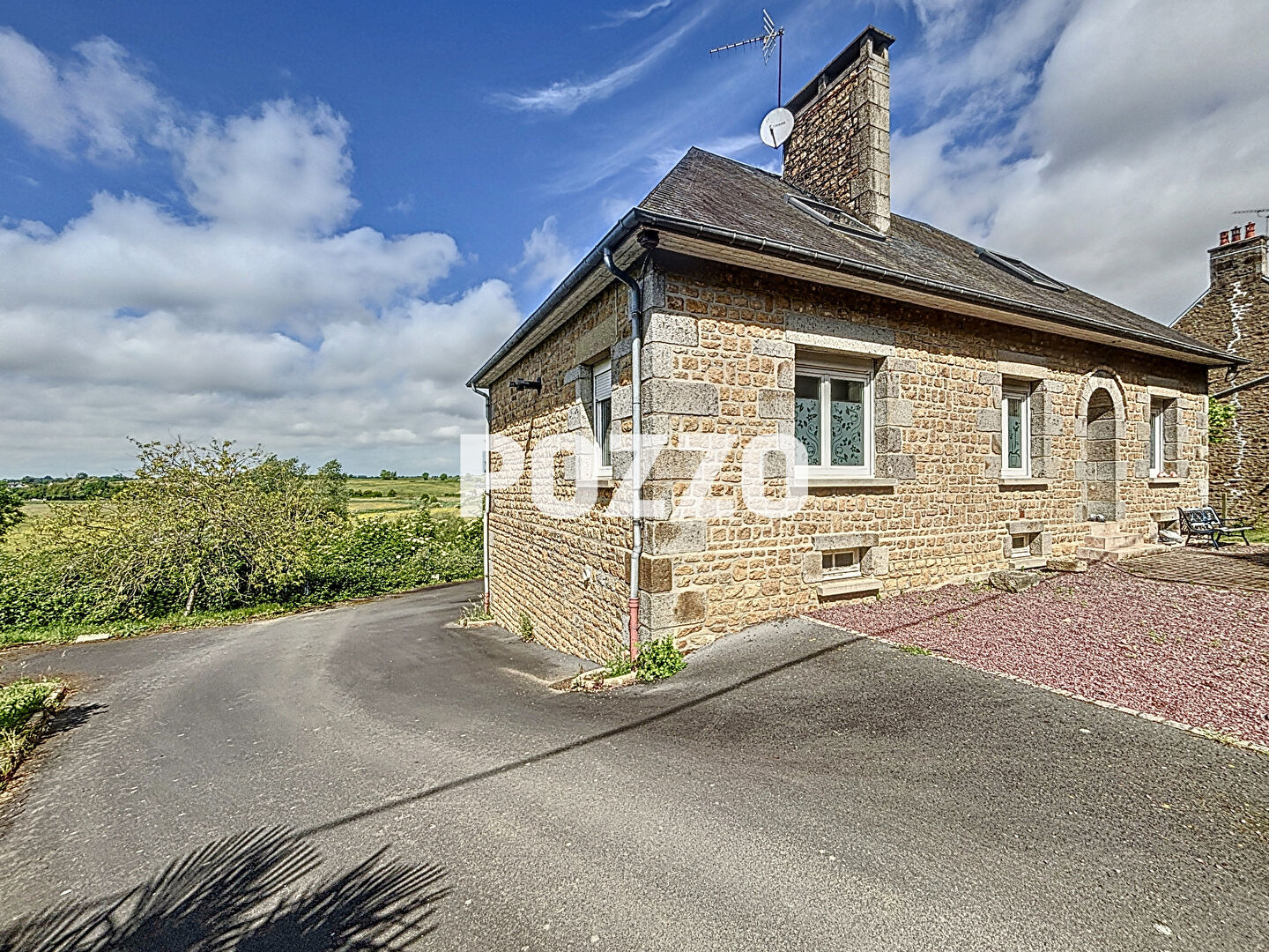 Photo A Vendre - Avranches  - Maison 7 pièce(s) 111 m² vie de plain pied. image 3/6