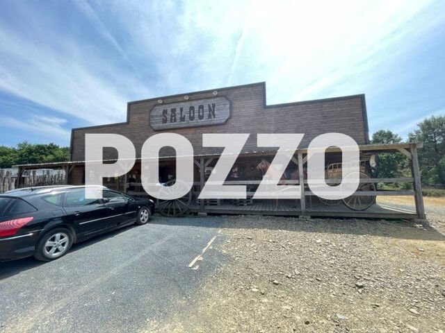 Lessay, batiment 330 m² environ en zone artisanale, grand parking, toutes activités