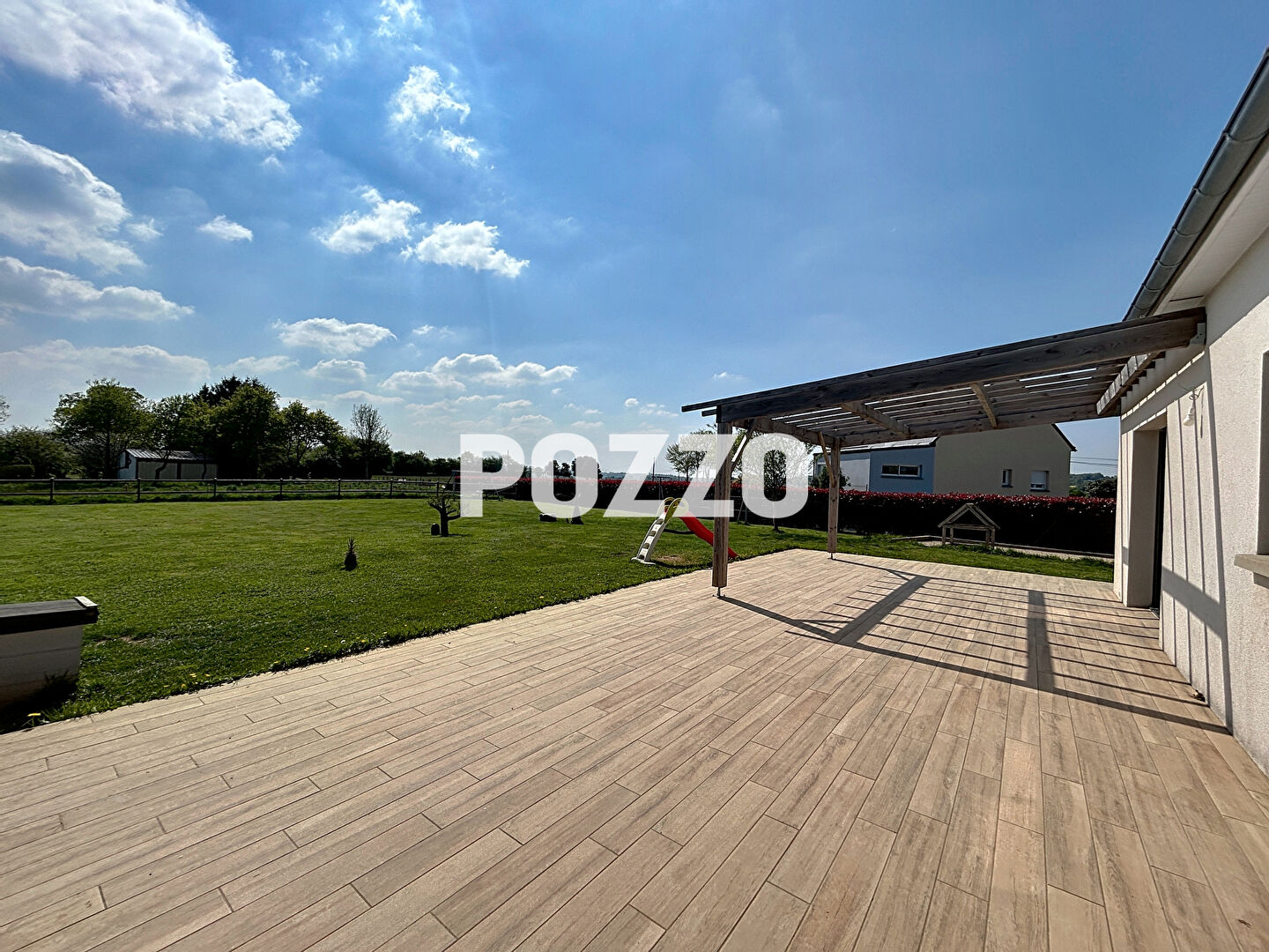 Photo BESLON - A 5 mn de VILLEDIEU-LES-POELES et de l'accès à l'A84, pavillon de 2017 avec 4 chambres. image 2/6