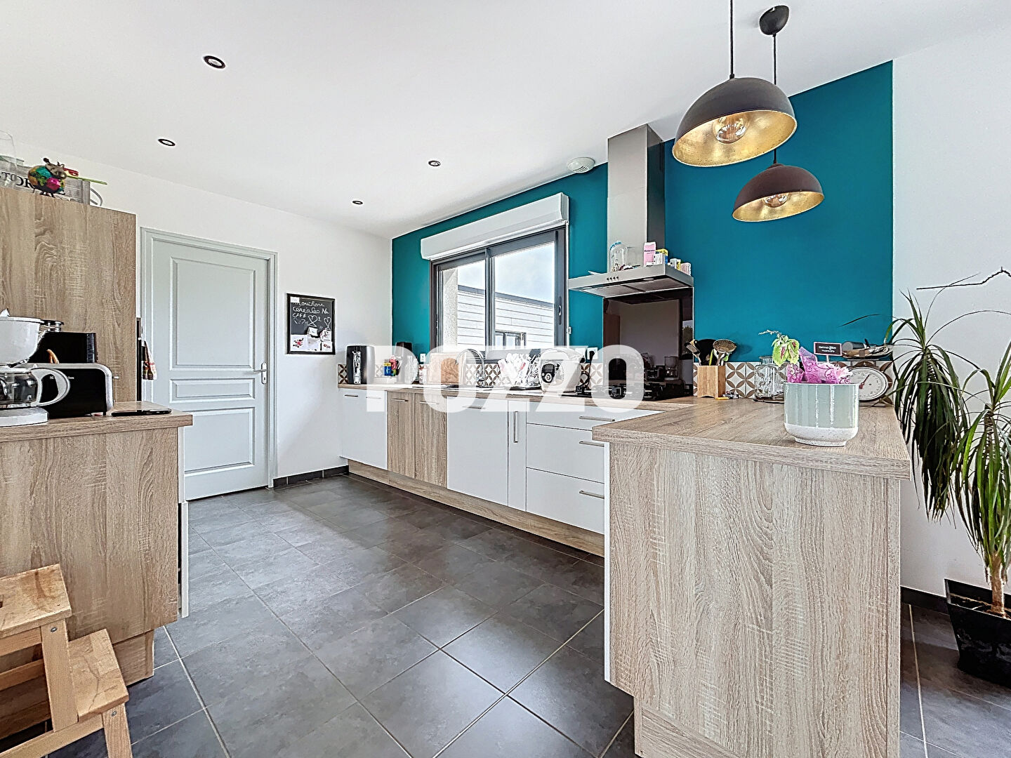 Photo BESLON - A 5 mn de VILLEDIEU-LES-POELES et de l'accès à l'A84, pavillon de 2017 avec 4 chambres. image 5/6