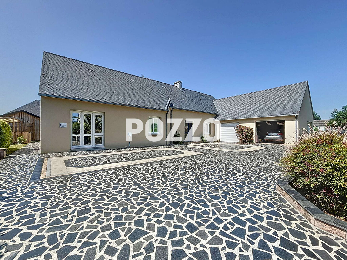 A vendre : Maison d'exception de plain-pied 210m² à Bréville-sur-Mer (50290)