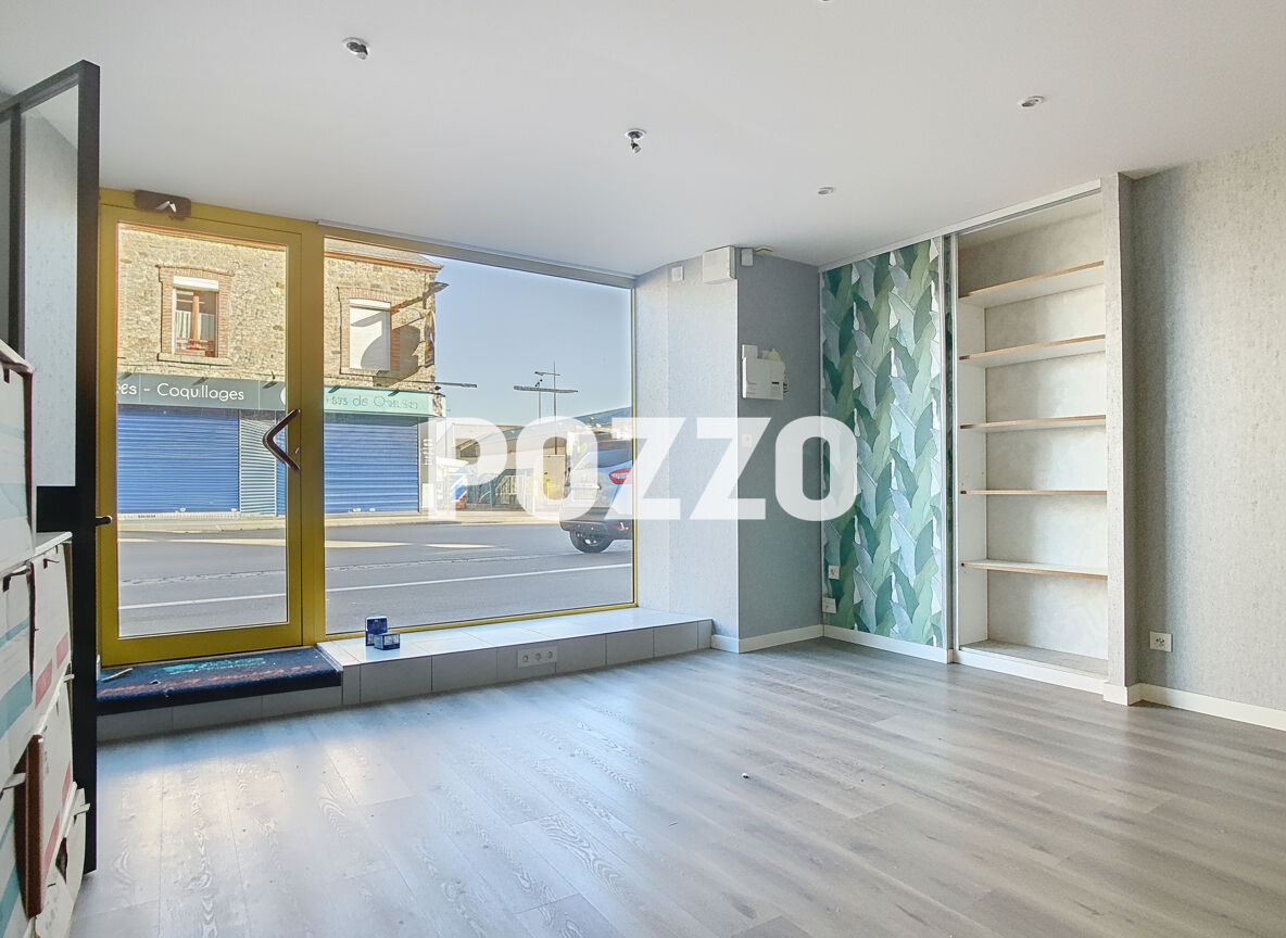 Photo A LOUER - Local commercial centre-ville Pontorson image 3/6
