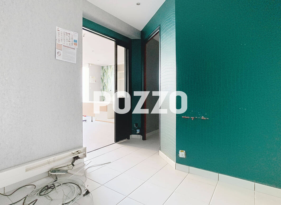 Photo A LOUER - Local commercial centre-ville Pontorson image 6/6