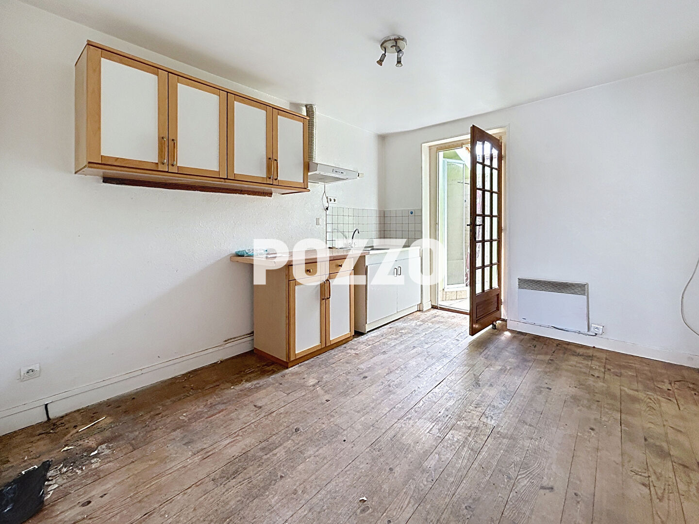 Photo A VENDRE - Ensemble immobilier coeur de bourg de SARTILLY ! Idéal investisseur image 2/6