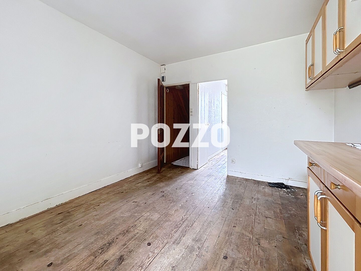 Photo A VENDRE - Ensemble immobilier coeur de bourg de SARTILLY ! Idéal investisseur image 3/6