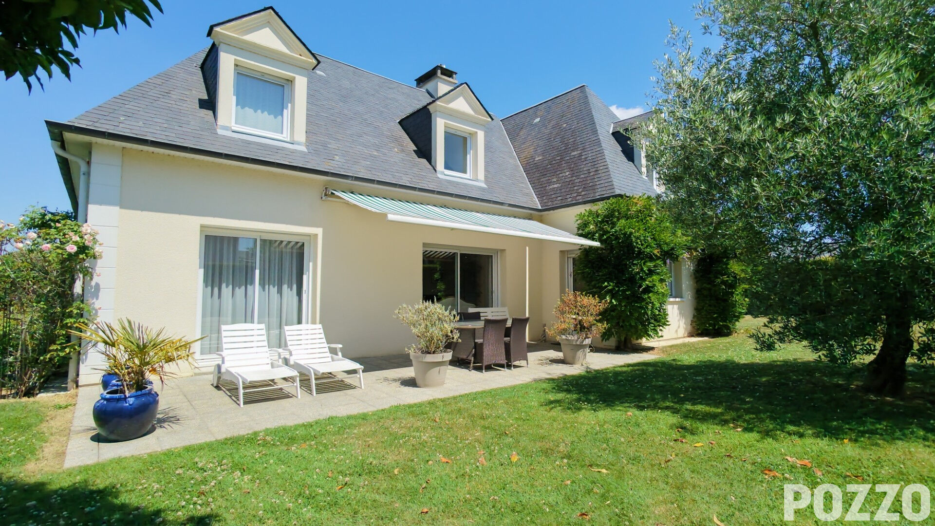Agence immobilière de 
 Agence Pozzo-immobilier - Pozzo immobilier St Hilaire du Harcouët 
