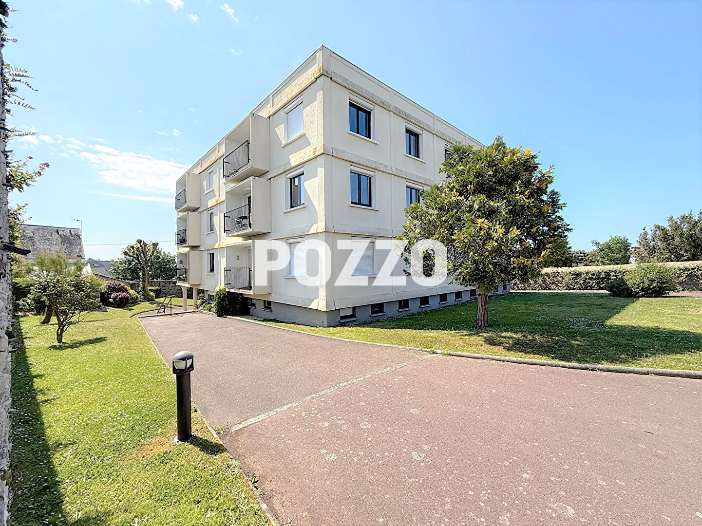 À vendre  Appartement T2 avec garage et cave  Emplacement idéal à Granville