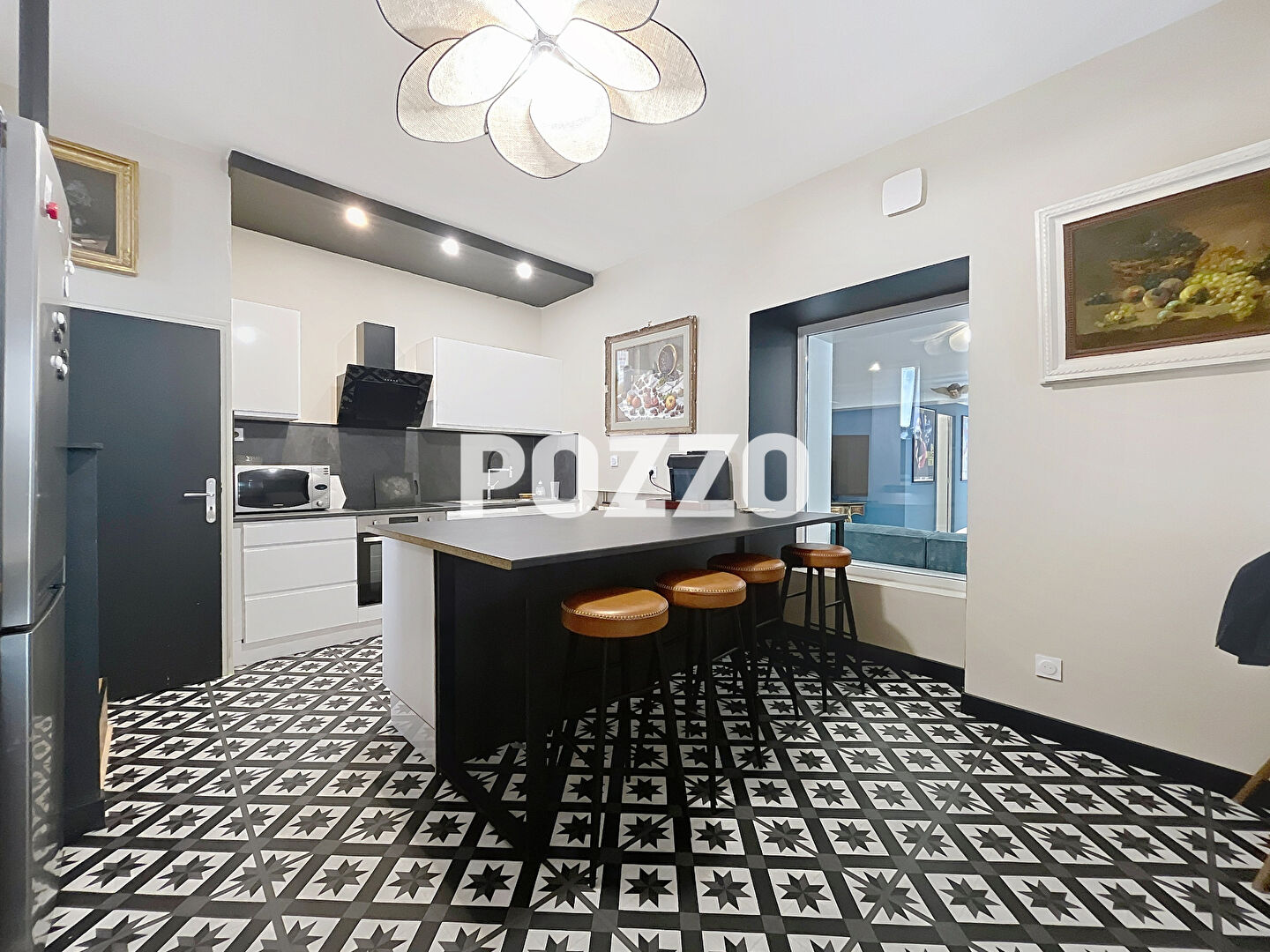 Photo Immeuble en centre bourg de Gavray Sur Sienne (50450) image 4/6