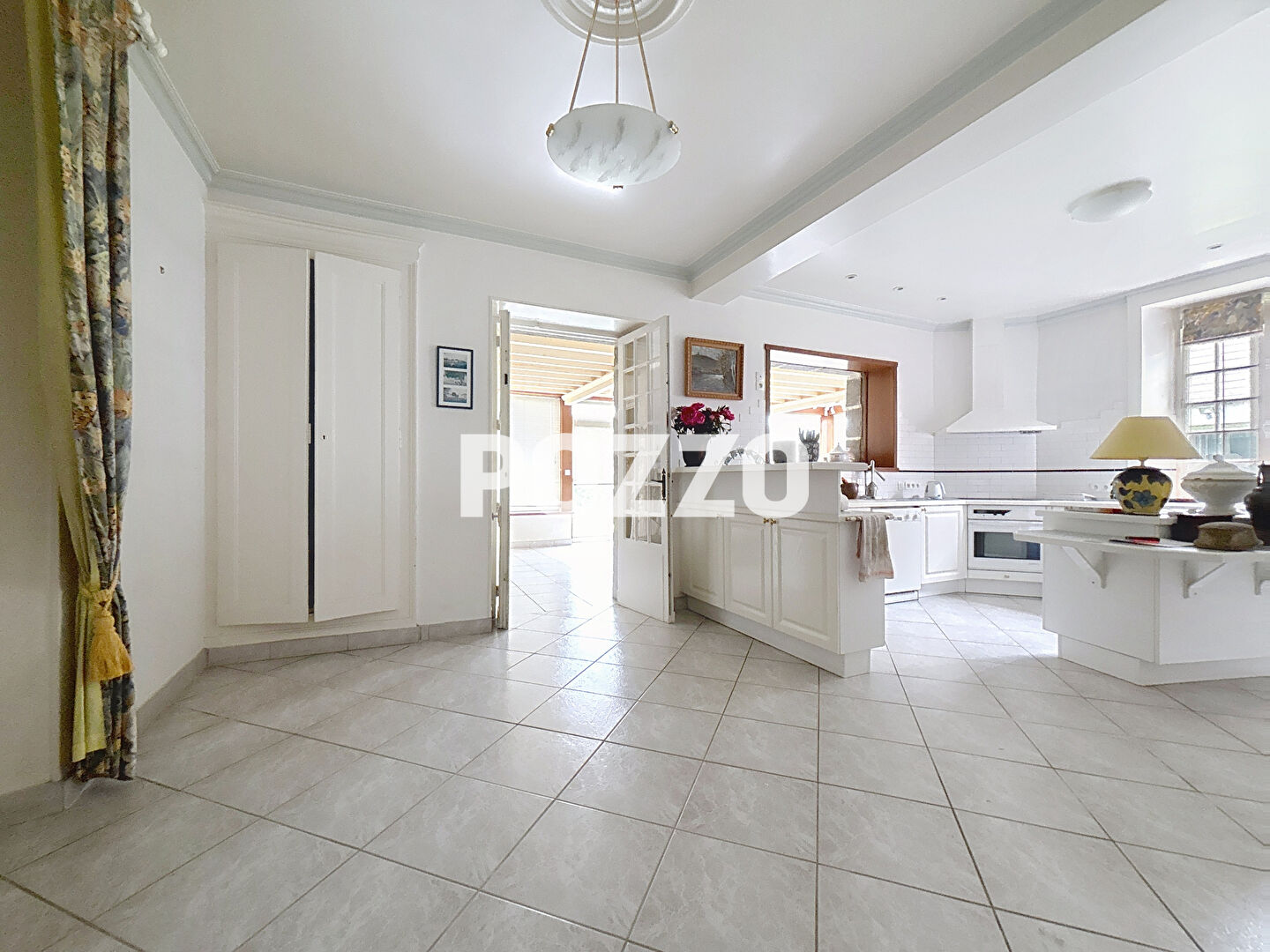 Photo Agon Coutainville, secteur Agon,  bourg, maison en pierres avec beaux volumes de type F 4, dépendance pierres restaurée; jardin image 4/6