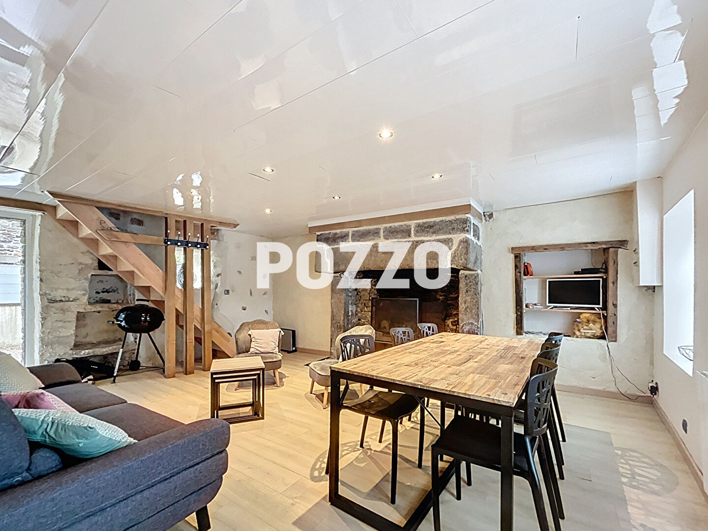 Agence immobilière de 
 Agence Pozzo-immobilier - Pozzo immobilier Barneville 
