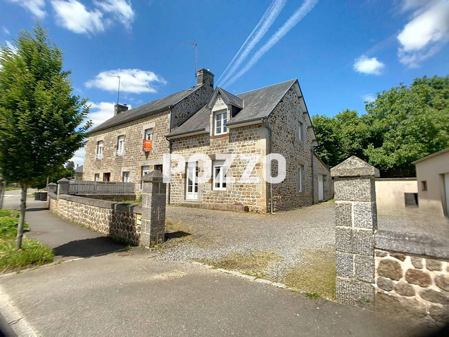 Agence immobilière de 
 Agence Pozzo-immobilier - Pozzo immobilier St Hilaire du Harcouët 
