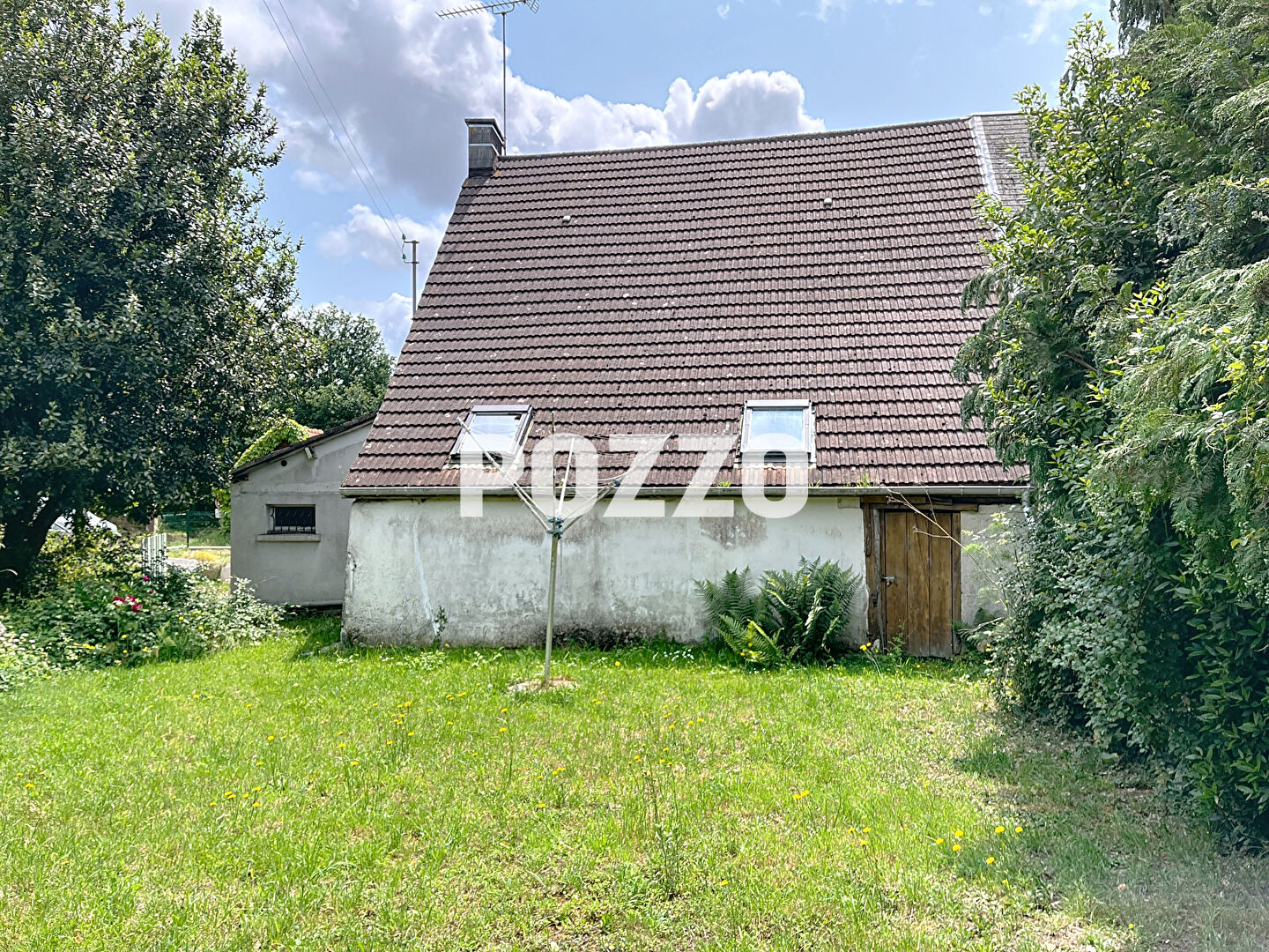 Photo A VENDRE.  SAINT AMAND VILLAGES . MAISON AVEC VIE DE PLAIN-PIED ET JARDIN. image 2/6