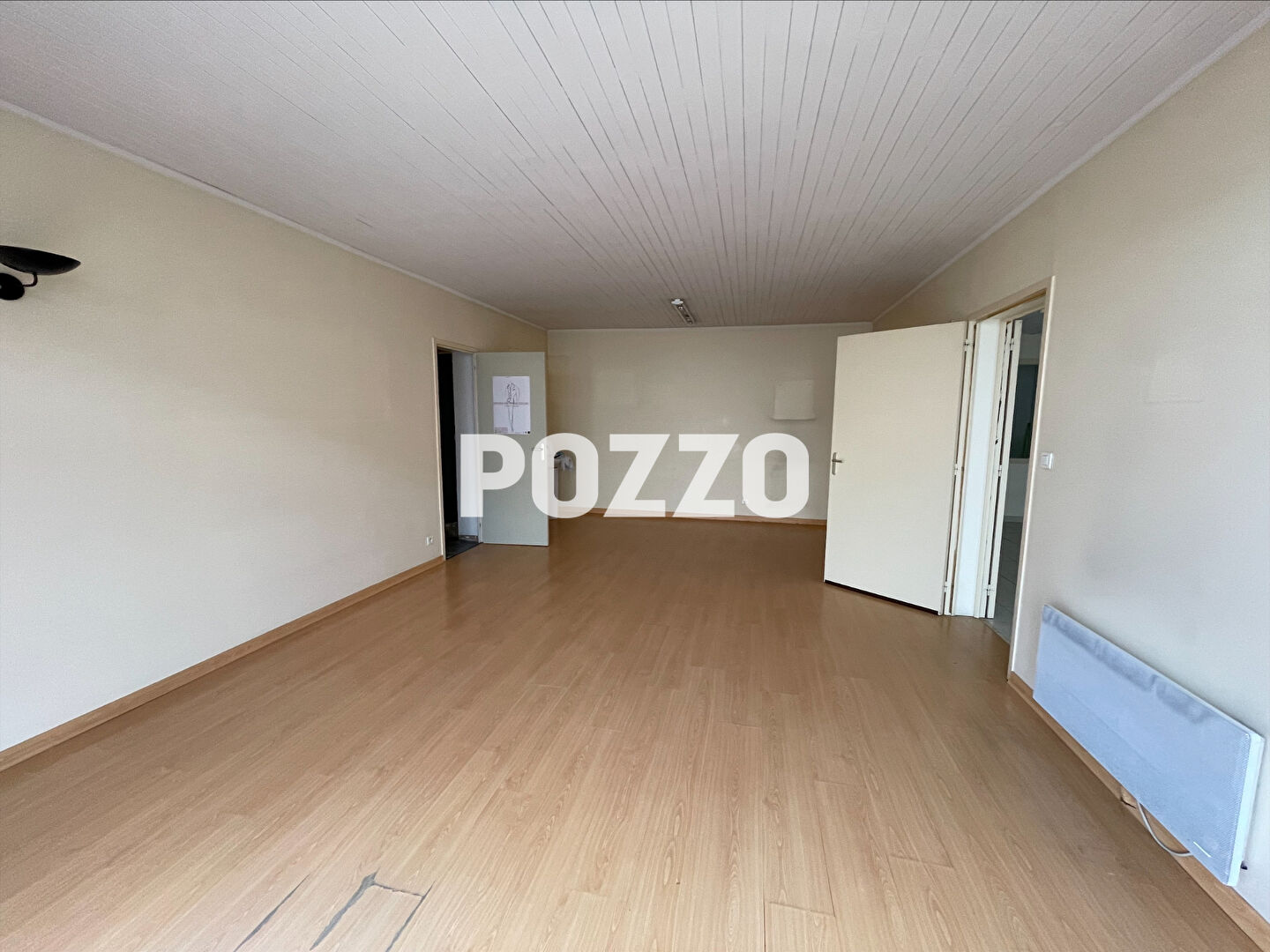 Photo Local d'activité à louer  - Donville les bains. image 3/5