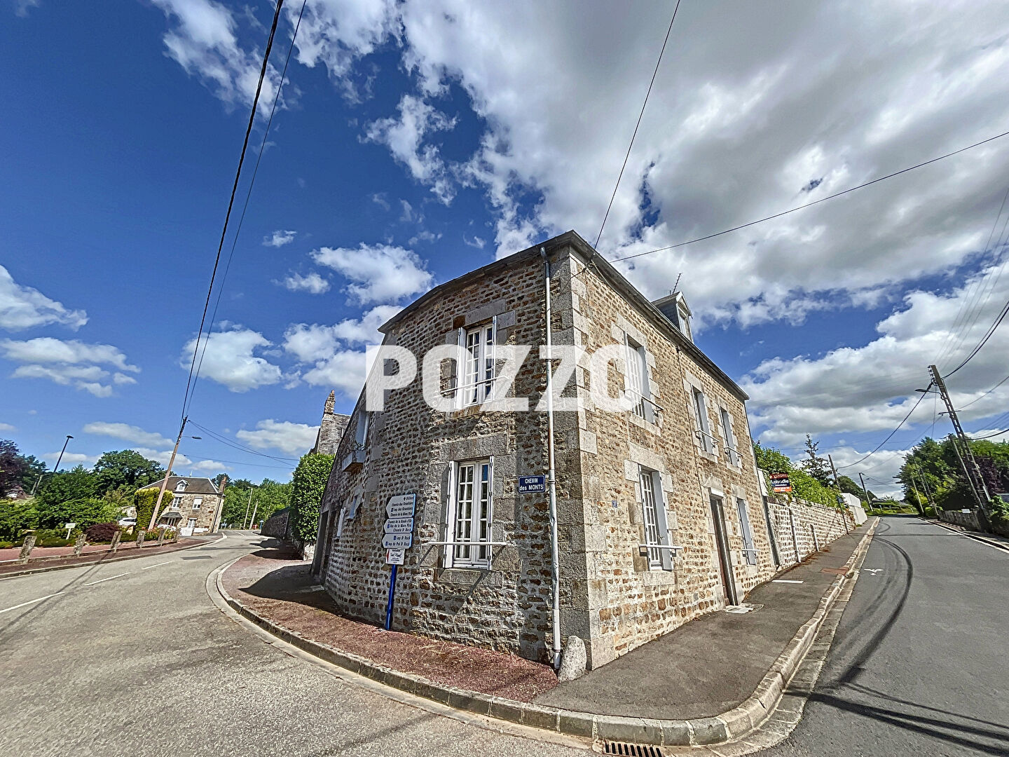 A VENDRE MAISON DE 3 PIECES ET DE 90 m2 A VIRE-NORMANDIE (14)