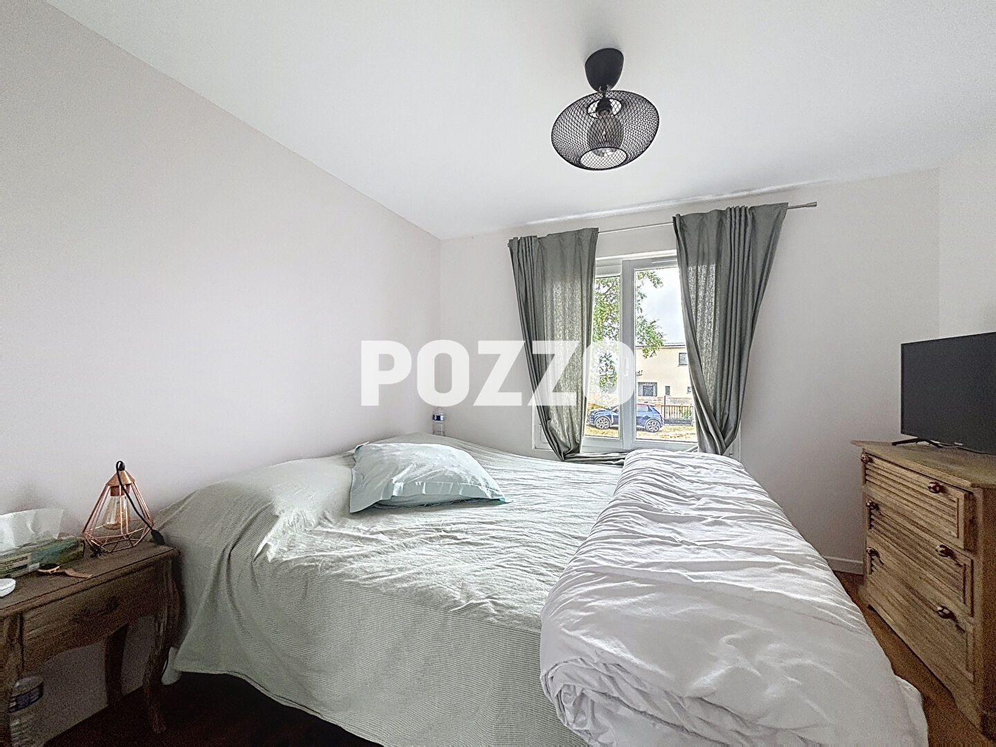 Photo AGON COUTAINVILLE , quartier du Passous, maison atypique en bon état,  extension bois dans un lieu calme , 300 mètres de la plage et des commerces image 4/6