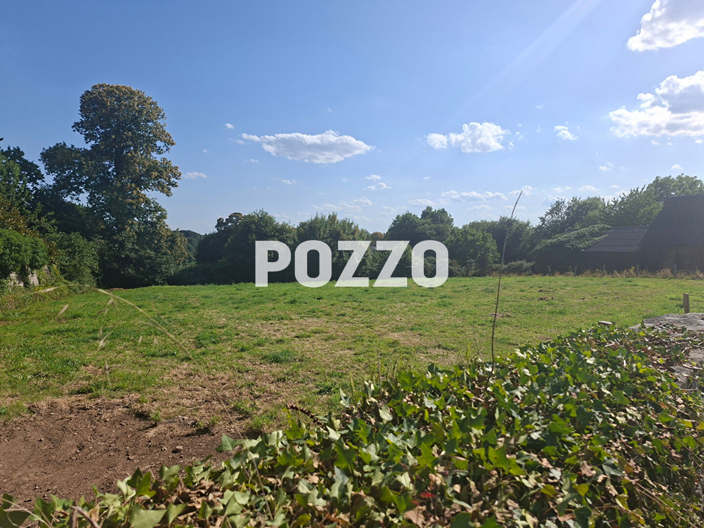 TERRAIN constructible non viabilisé - 953 m² -  LA GODEFROY - libre constructeur