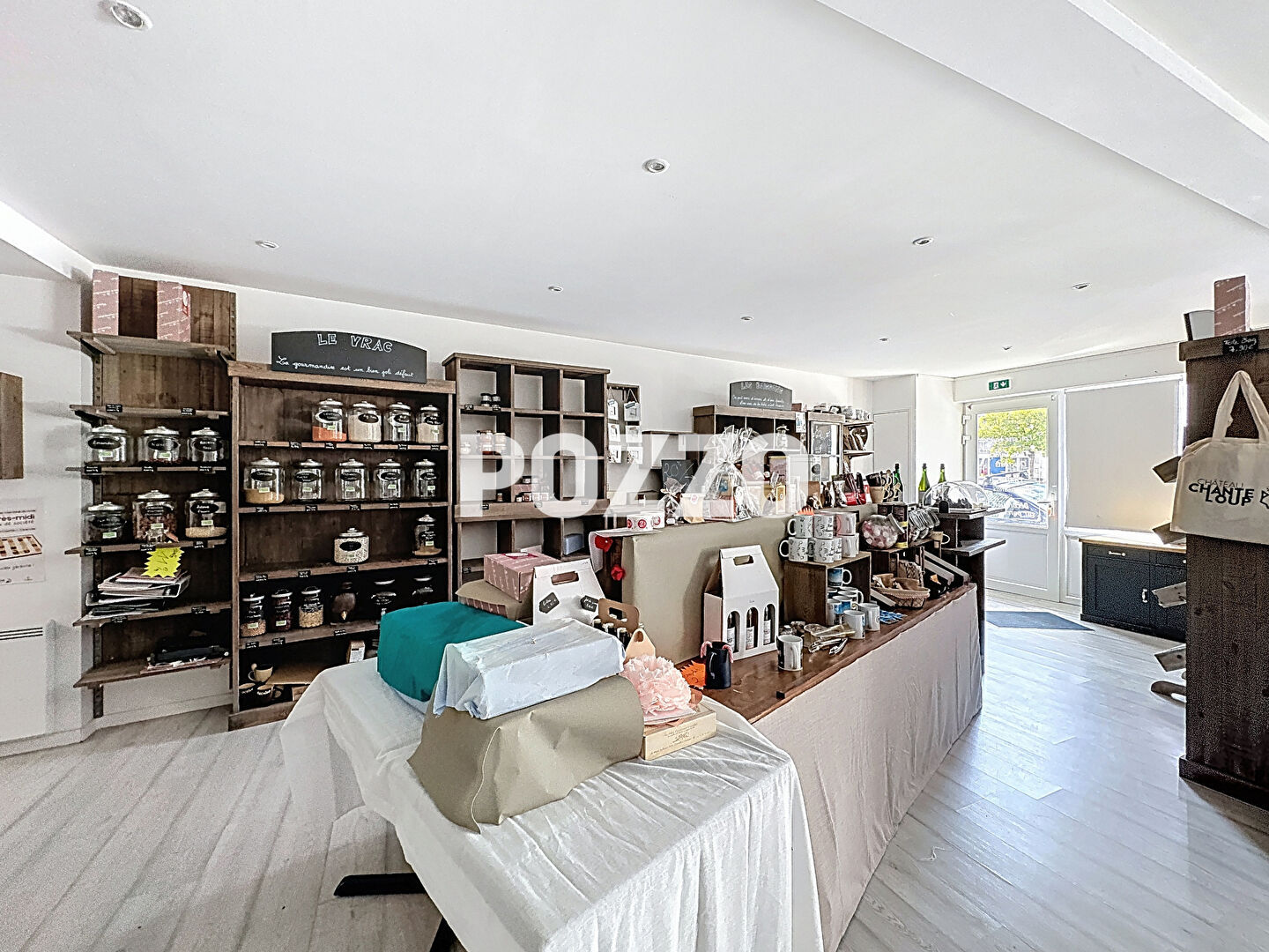 Photo Idéal Investisseur ou habitation - Deux Immeubles dans un bourg tout commerces. image 4/6