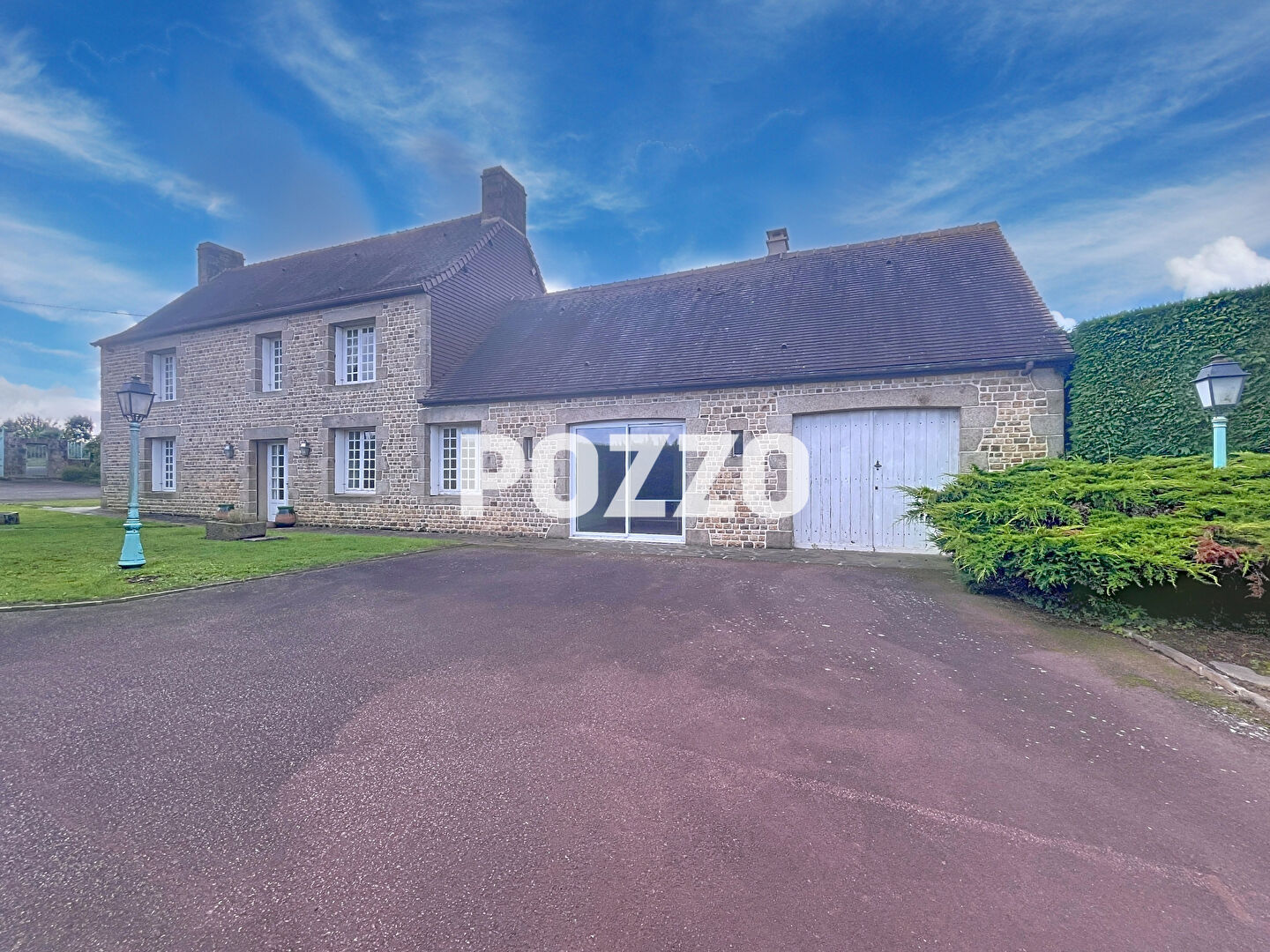 Agence immobilière de 
 Agence Pozzo-immobilier - Pozzo immobilier St Hilaire du Harcouët 
