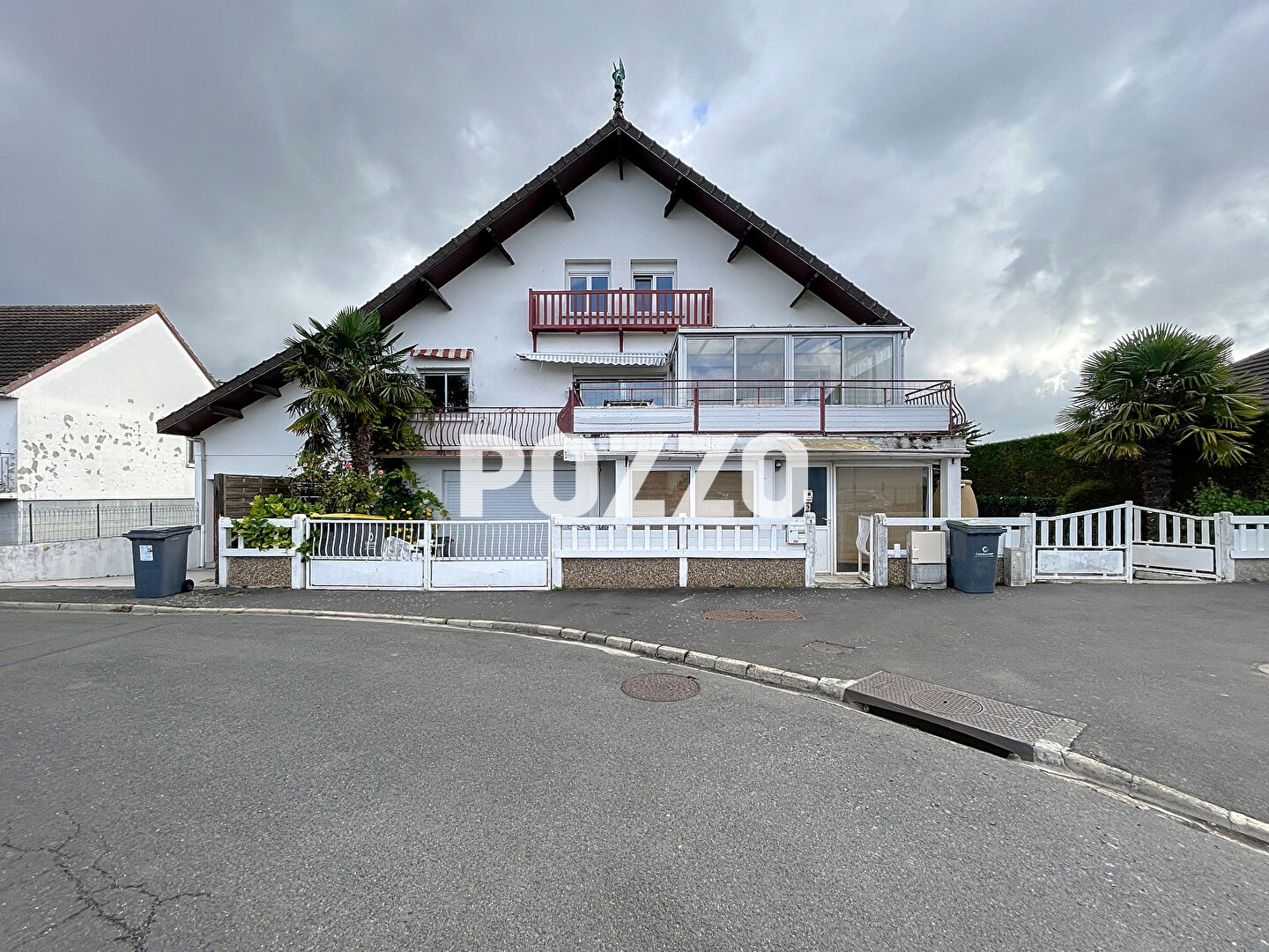 Photo Ensemble immobilier de 18 pièce(s) 332 m2 à IFS image 1/6