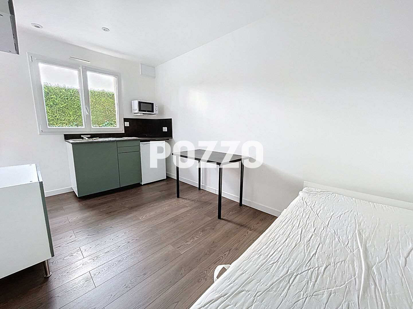 Photo Ensemble immobilier de 18 pièce(s) 332 m2 à IFS image 5/6