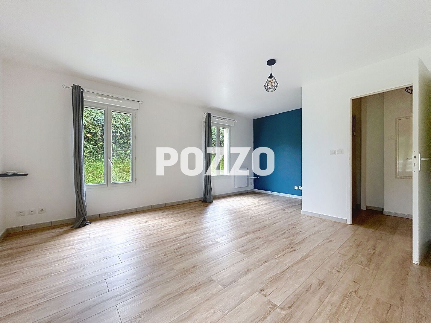 Photo Exclusivité : Grand studio dans résidence, avec  places de parking  (sous-sol et extérieur). image 1/5