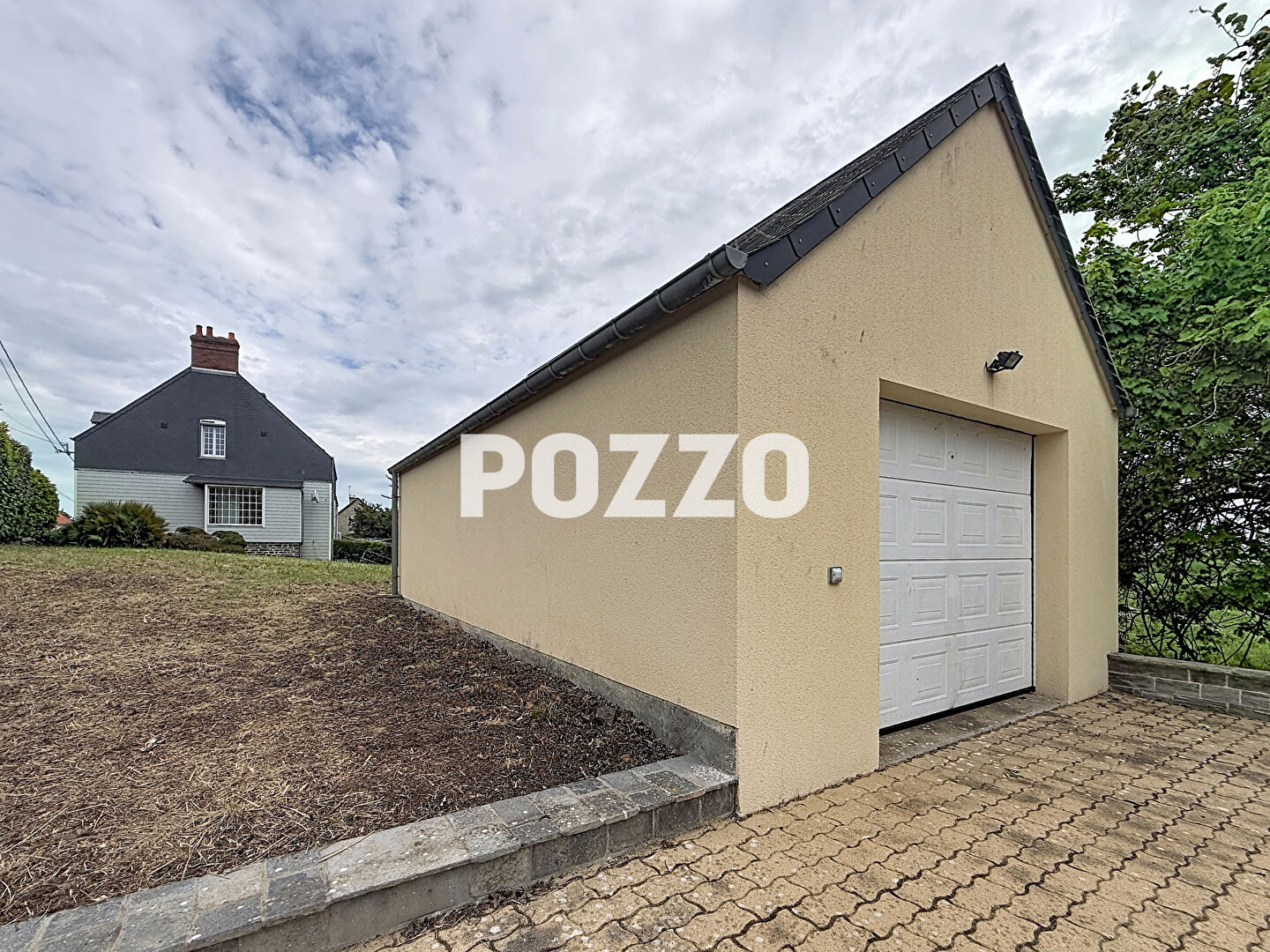 Agence immobilière de 
 Agence Pozzo-immobilier - Pozzo immobilier Barneville 
