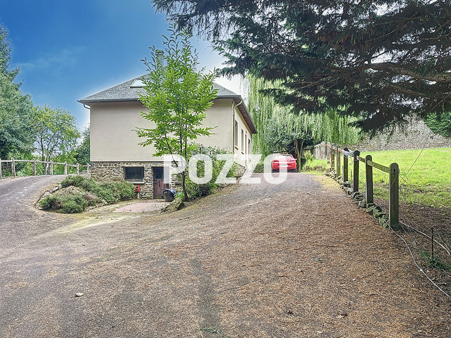 Photo A VENDRE. TORIGNI  CENTRE. MAISON A RENOVER AVEC VIE DE PLAIN PIED. image 3/6