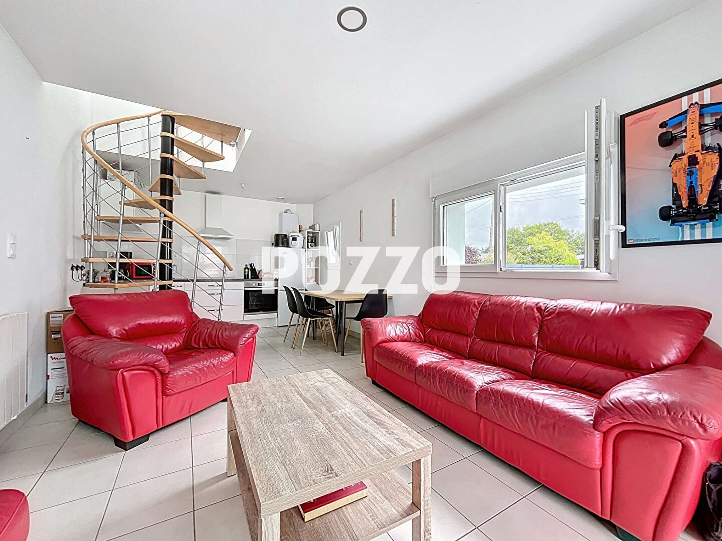 À vendre à Saint-Martin-de-Bréhal (50290) : Maison 2 pièces 50m² sur terrain constructible.