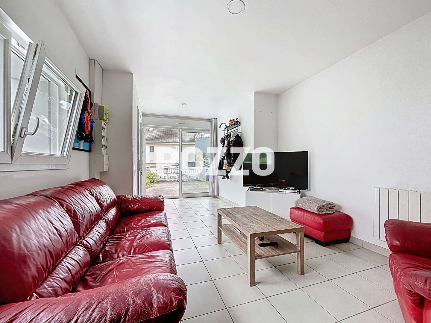 Photo À vendre à Saint-Martin-de-Bréhal (50290) : Maison 2 pièces 50m² sur terrain constructible. image 3/6