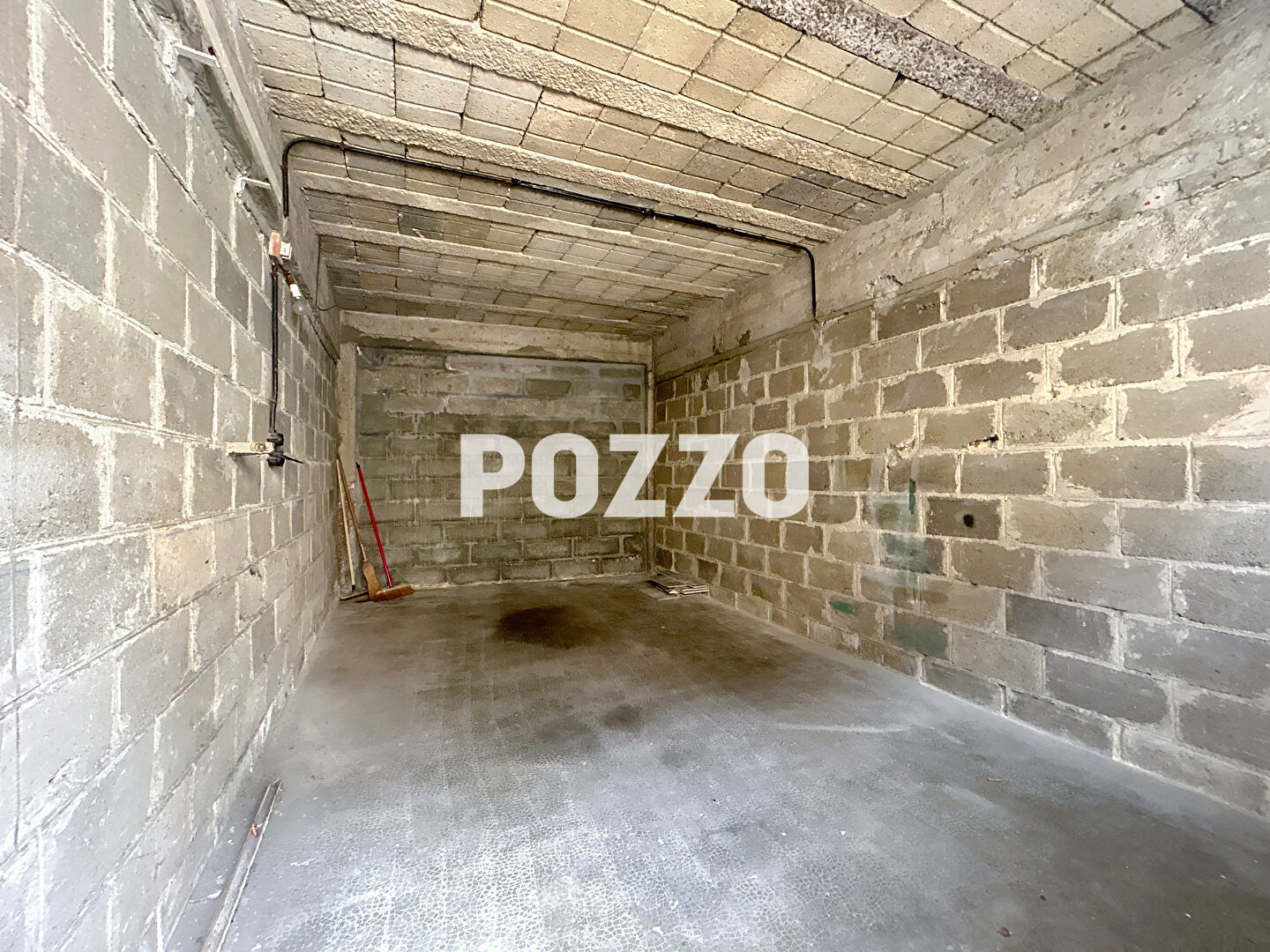 Photo Parking / box Caen 15 m2 image 2/4