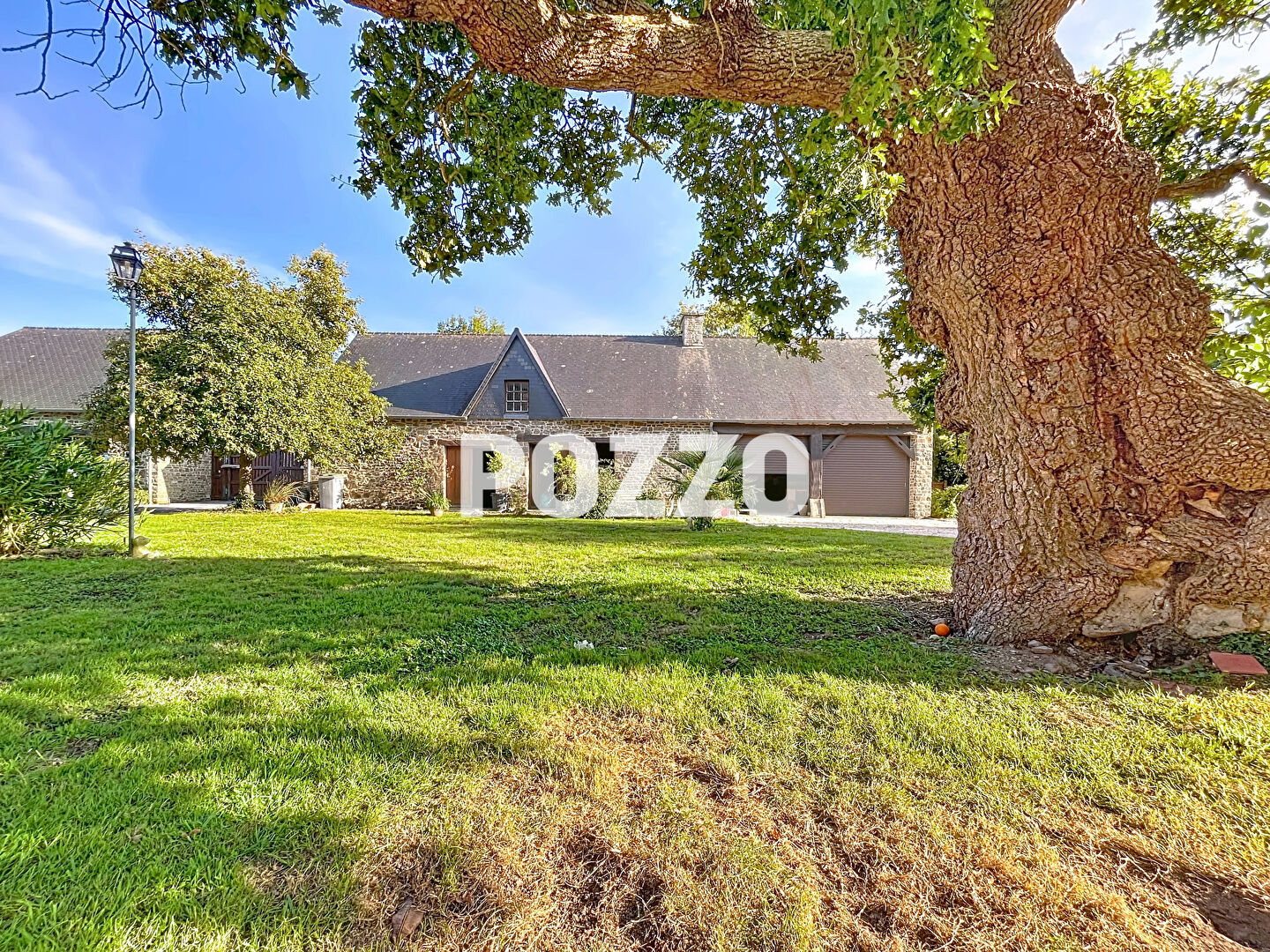 Photo Demeure Saint Aubin Des Preaux 17 pièce(s) 676 m2 image 3/6