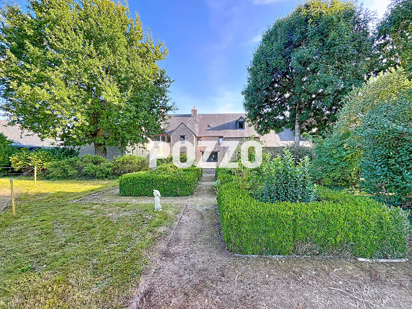 Photo Demeure Saint Aubin Des Preaux 17 pièce(s) 676 m2 image 4/6