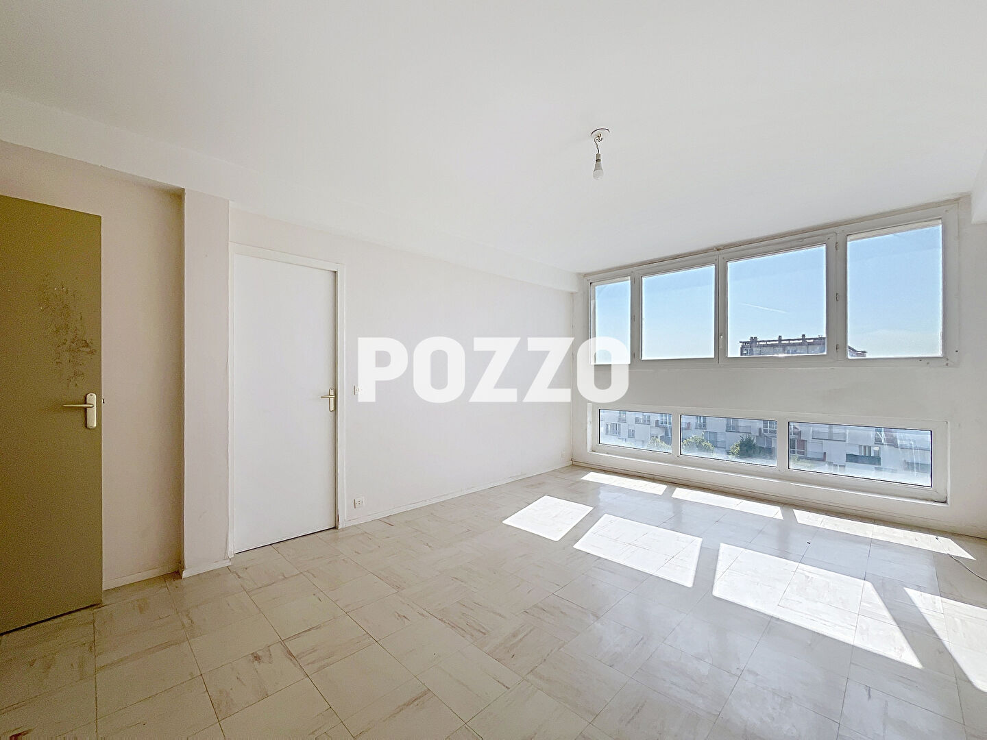 Photo À vendre - Appartement 3 pièces de 67 m² avec ascenseur et cave image 2/6