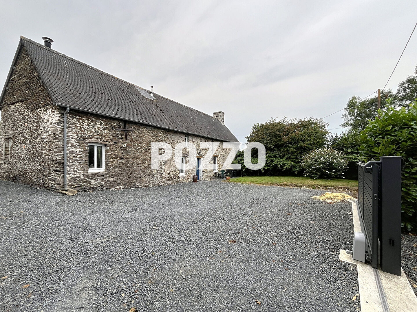 A VENDRE Maison en pierre 5 pièce(s) 131.70 m2 habitable