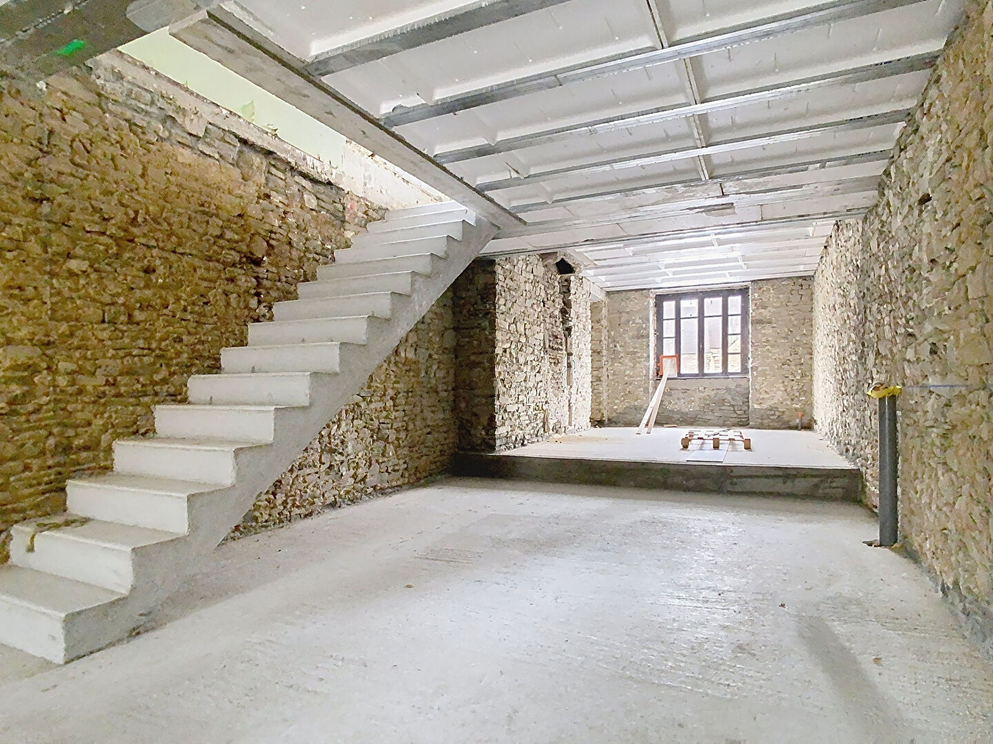 Photo Immeuble Pontorson 230 m2 - LOCAL + 2 PLATEAUX A AMENAGER image 3/6