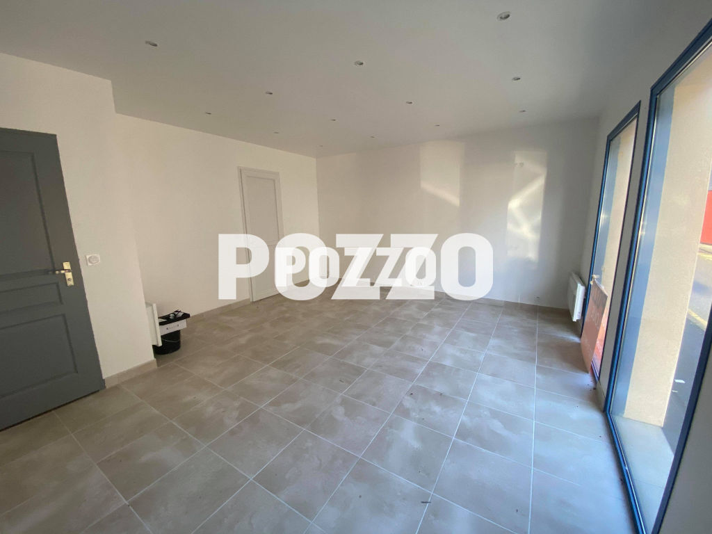 Photo Local commercial La Riviere Saint Sauveur 25 m2 image 3/6