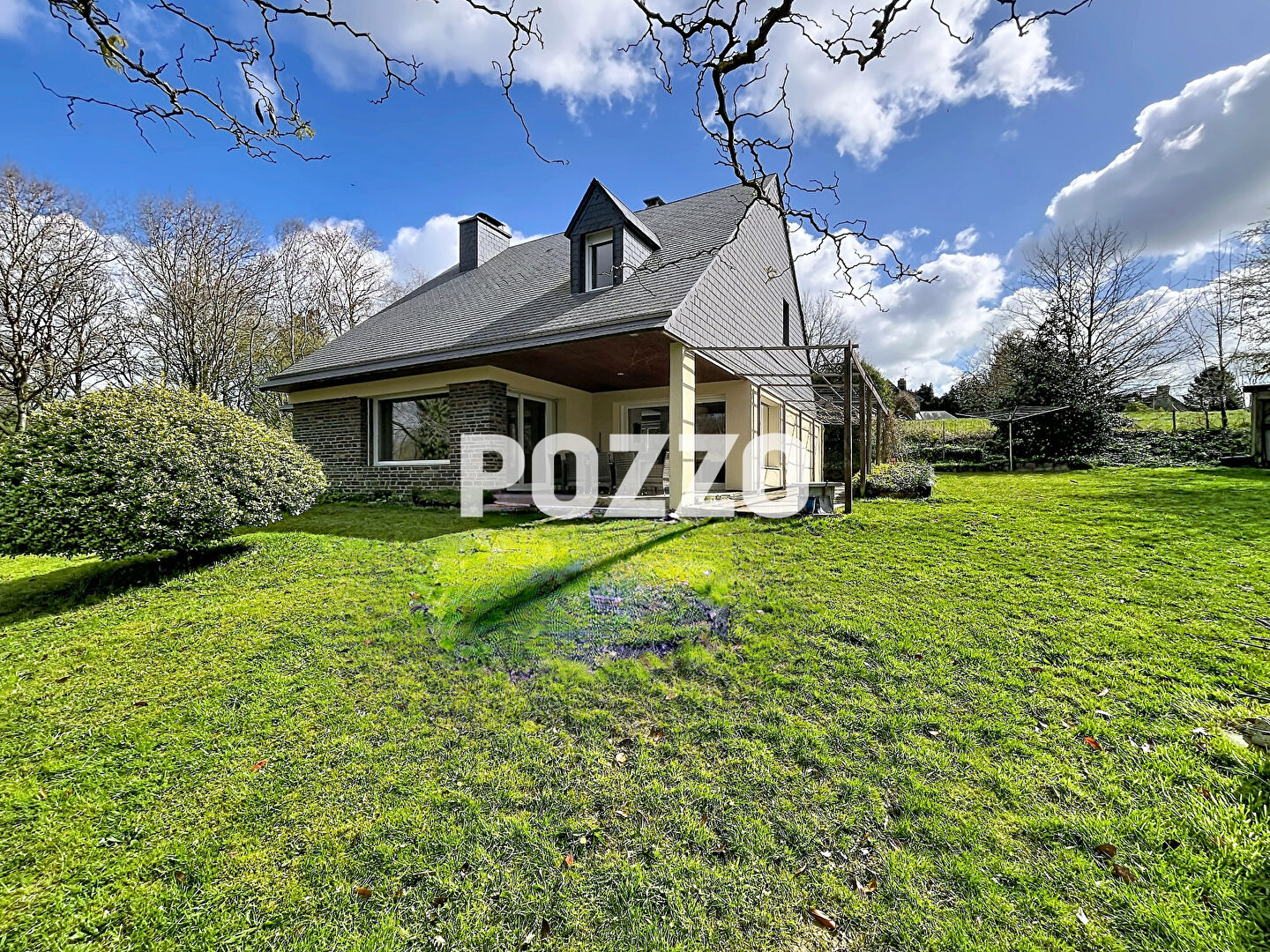 Agence immobilière de 
 Agence Pozzo-immobilier - Pozzo immobilier St Hilaire du Harcouët 
