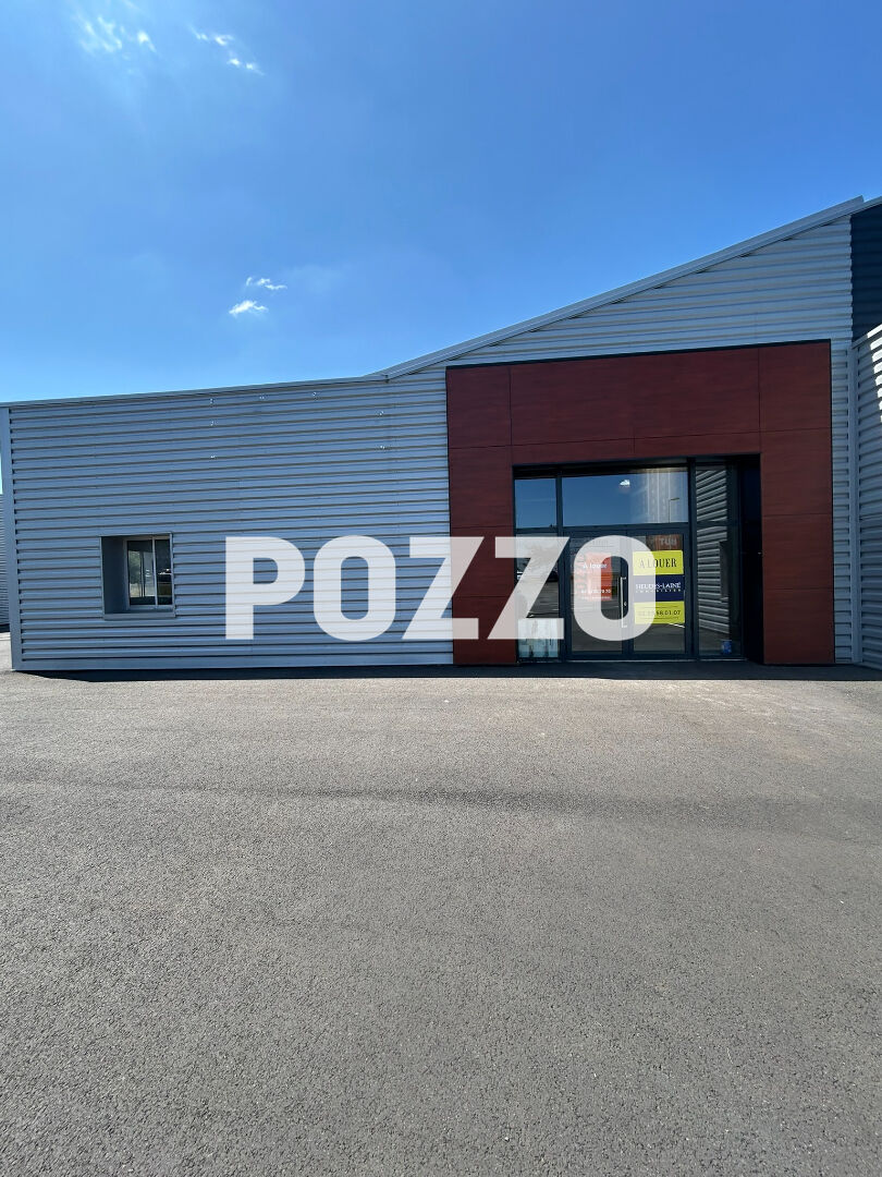 Photo Local d'activité à Avranches à usage de commerce, bureau et activité de 511 m². image 2/6