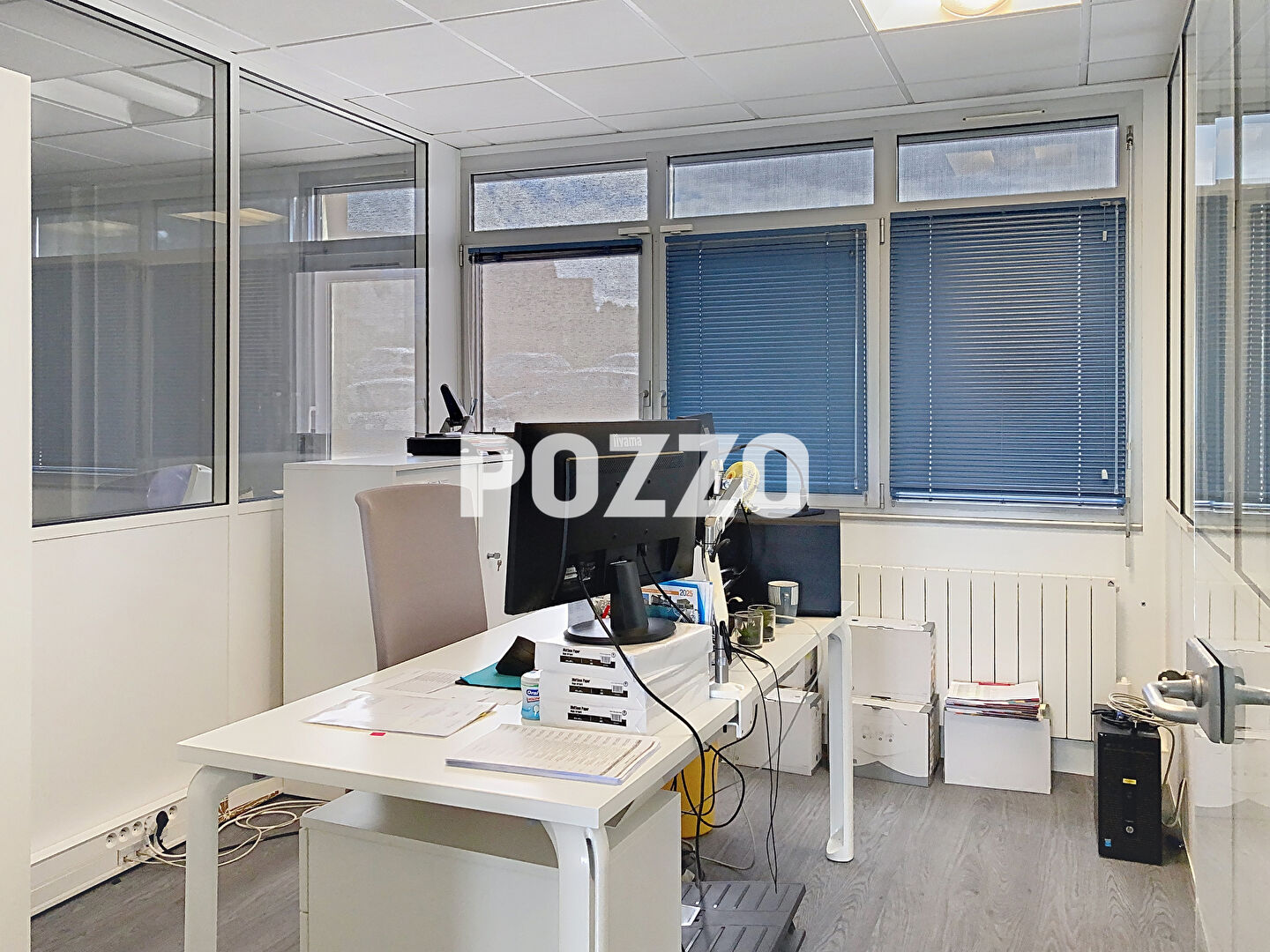 Photo Local commercial Saint Lo 578 m2 image 4/6