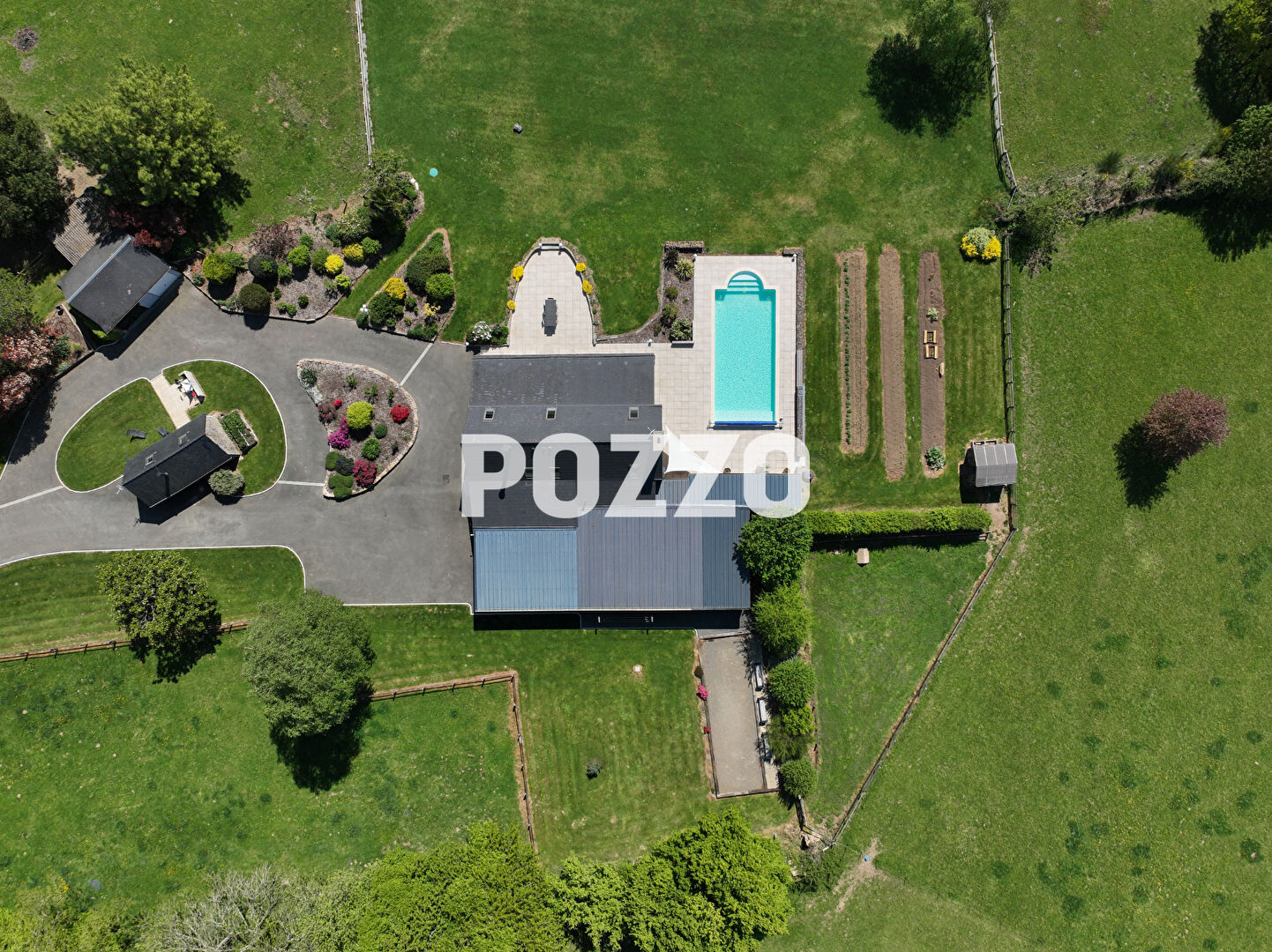 Photo A VENDRE, PROPRIETE AVEC PISCINE EN BORDURE DU LAC DE LA DATHEE à NOUES DE SIENNE (14380) image 3/6