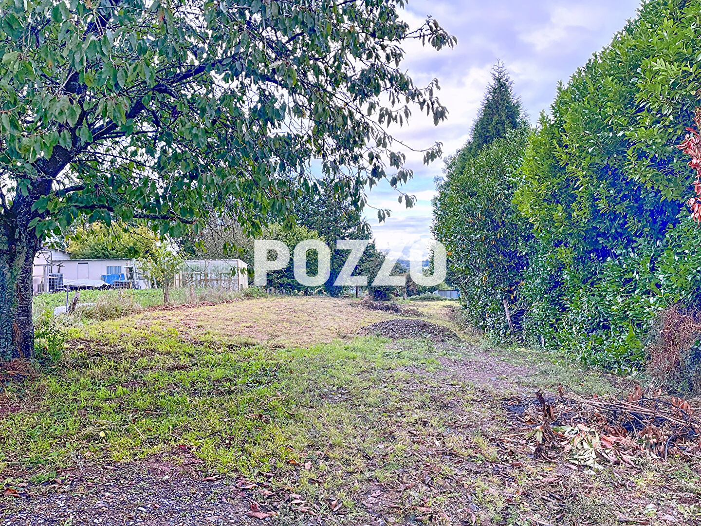 Photo A VENDRE . TERRAIN A BATIR  DE 678M² NON VIABILISE. CONDE SUR VIRE. image 1/4