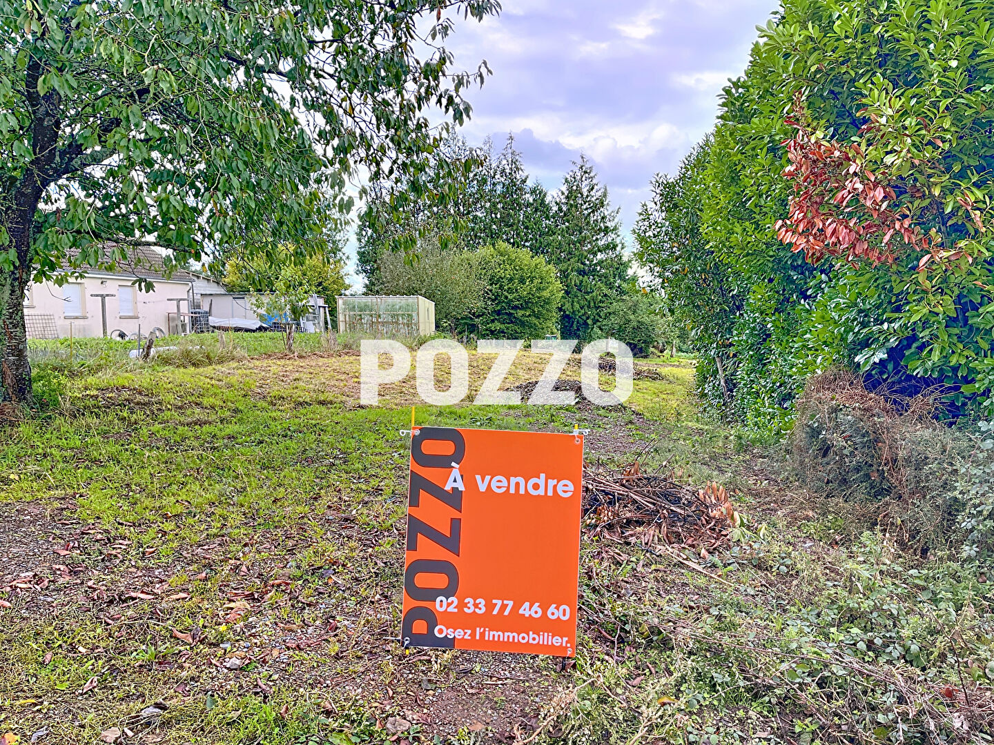 Photo A VENDRE . TERRAIN A BATIR  DE 678M² NON VIABILISE. CONDE SUR VIRE. image 2/4