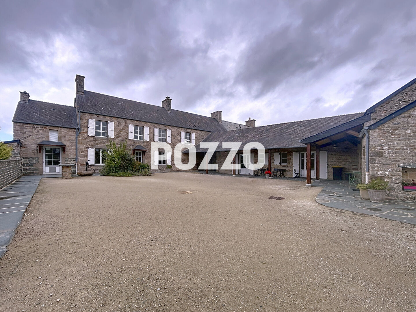 Photo ENSEMBLE IMMOBILIER - proche mer - gîtes + salle de réception - BELLE VUE image 6/6