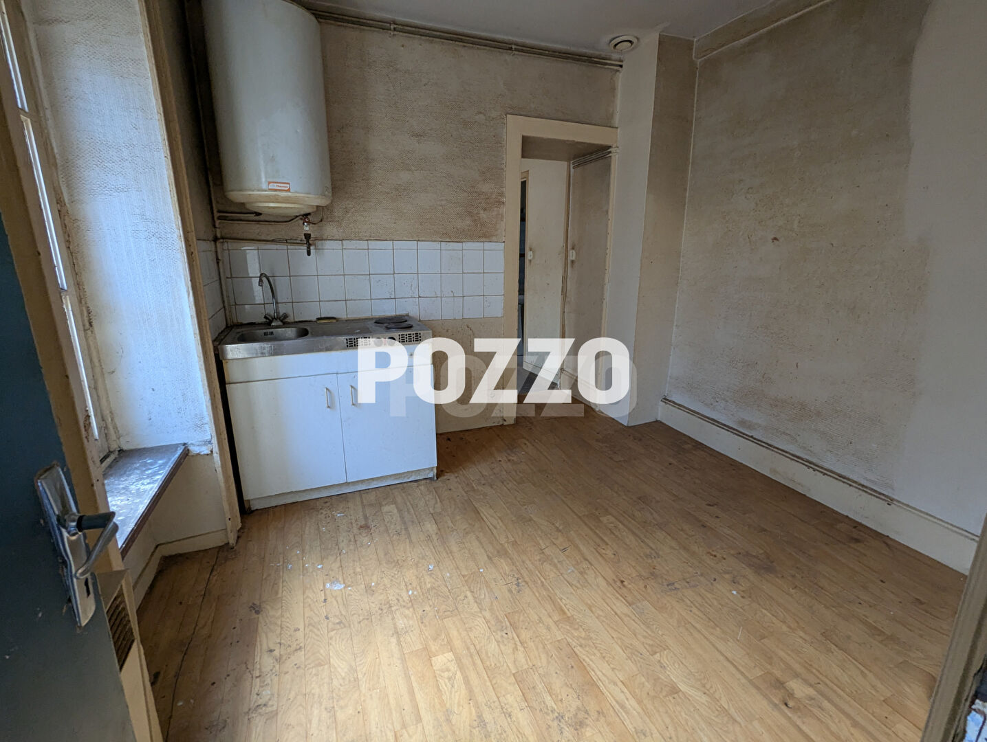 Photo En exclusivité. Immeuble Cherbourg En Cotentin 12 pièce(s) 170 m2 image 3/6